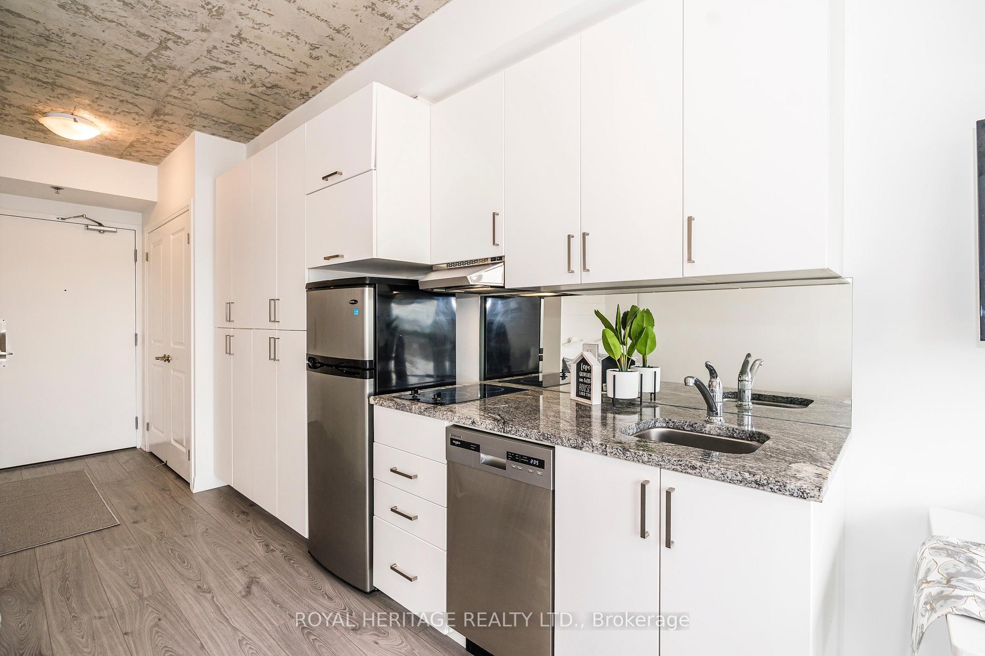









1900


Simcoe

Street North, 614,
Oshawa,




ON
L1G 4Y3

