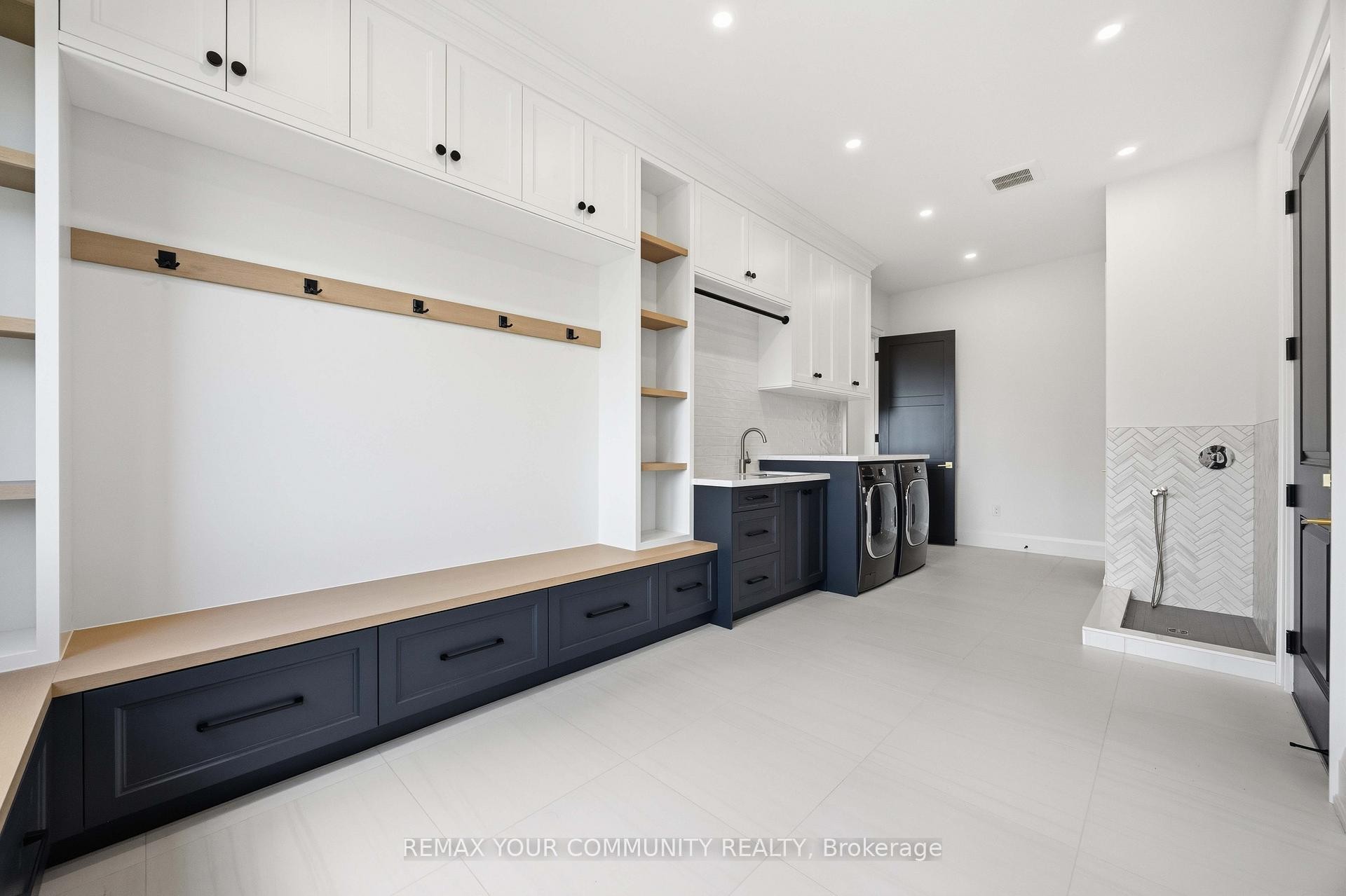 









6680


Coronation

Road,
Whitby,




ON
L1M 1R6

