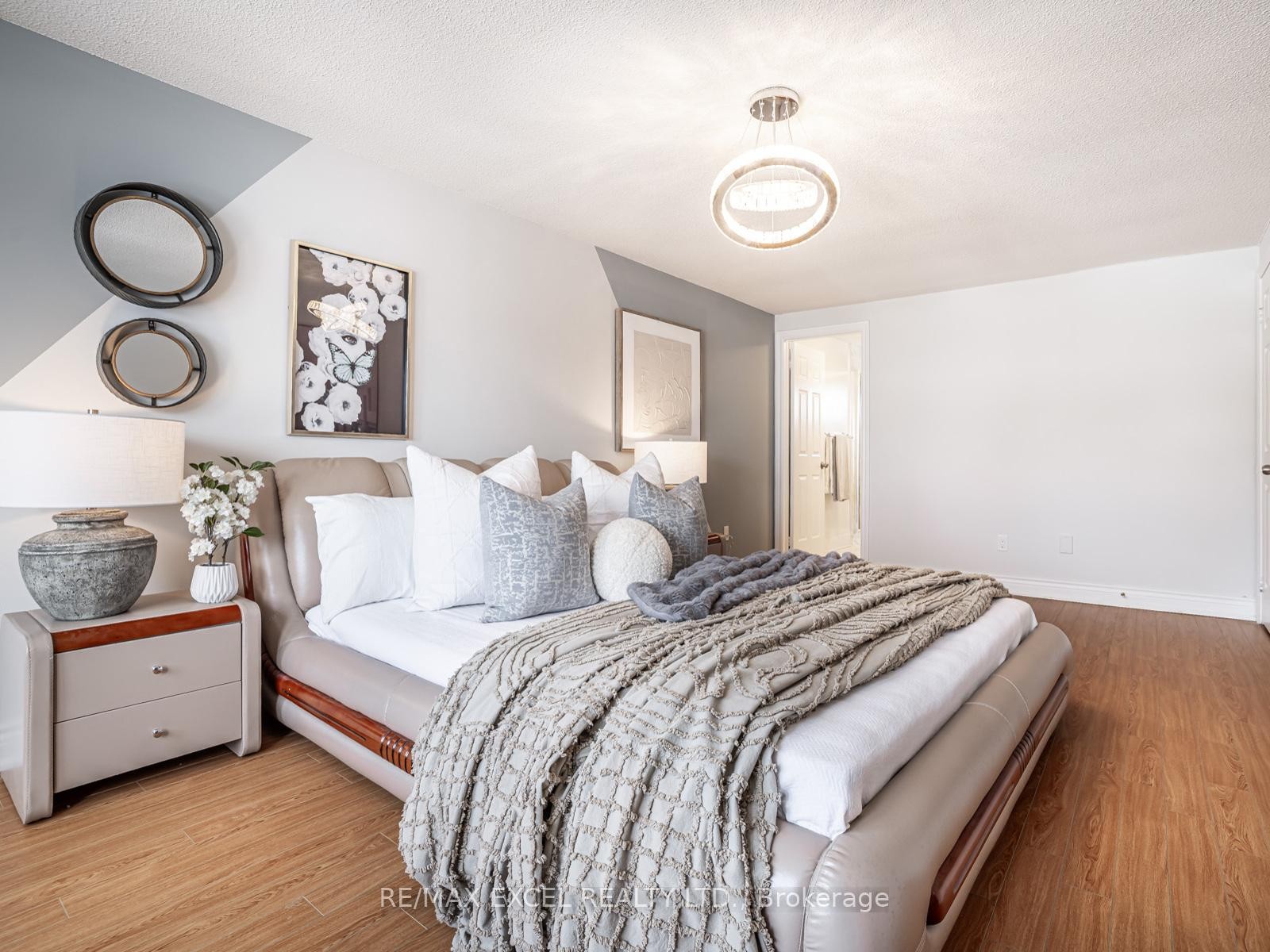 









9


Shadlock

Street,
Markham,




ON
L3S 3E1

