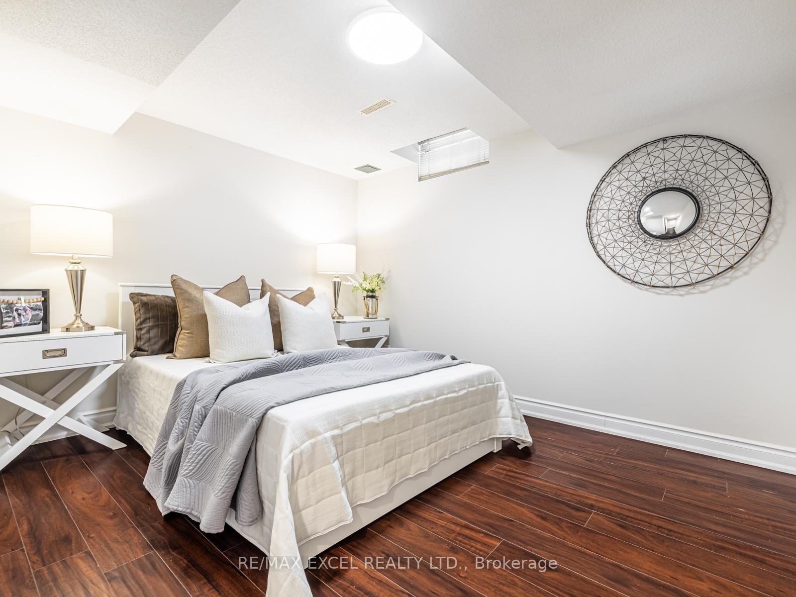 









9


Shadlock

Street,
Markham,




ON
L3S 3E1

