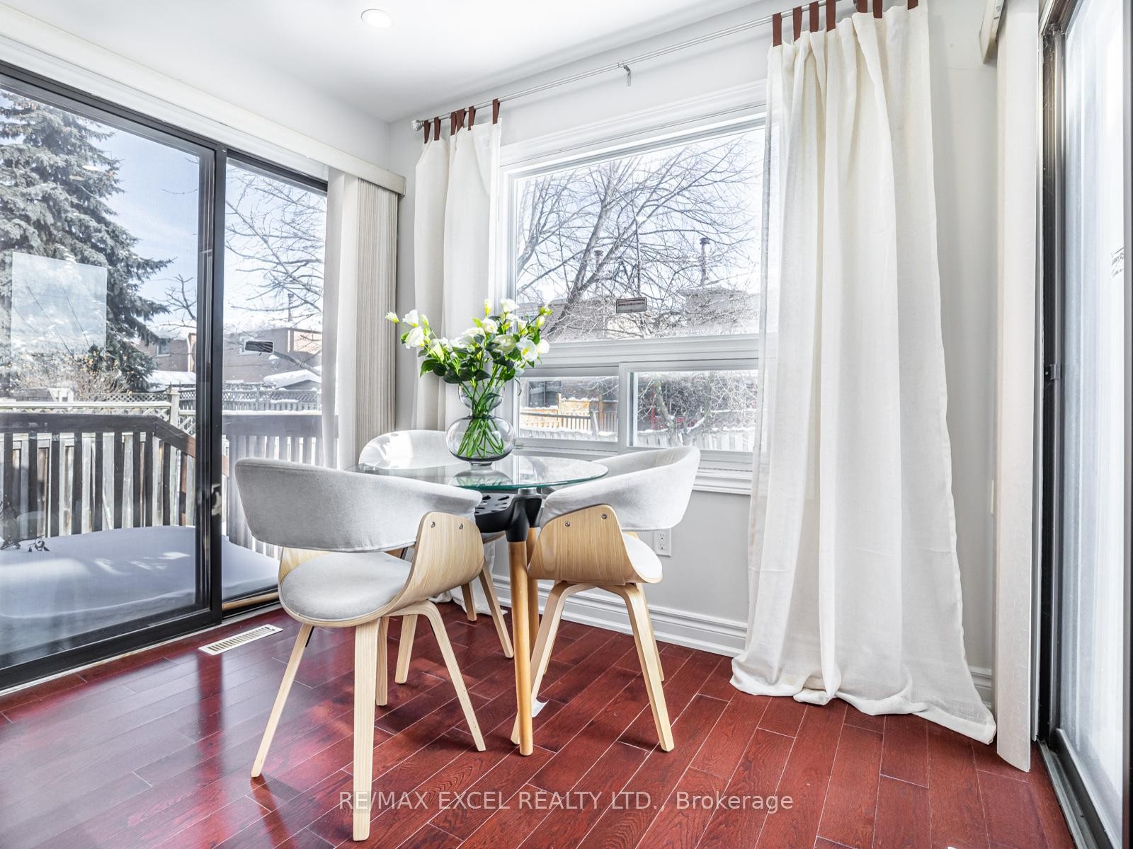 









9


Shadlock

Street,
Markham,




ON
L3S 3E1

