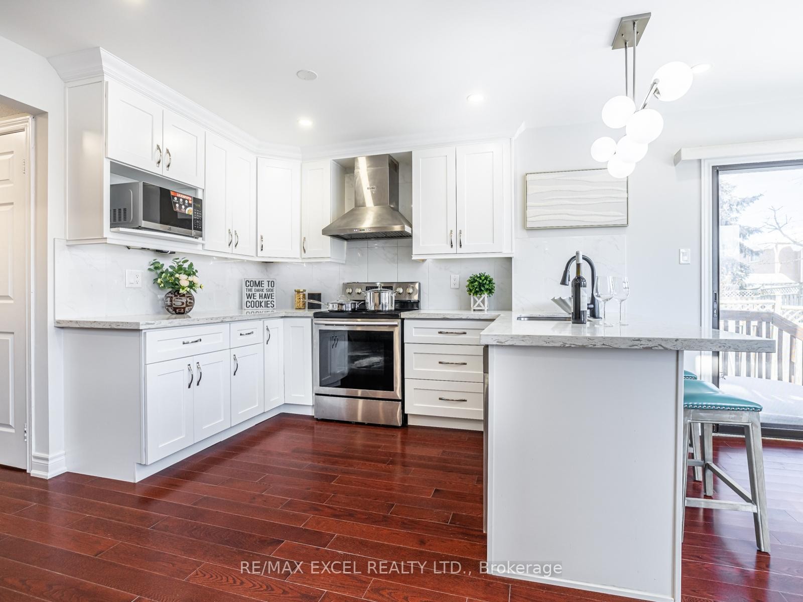 









9


Shadlock

Street,
Markham,




ON
L3S 3E1

