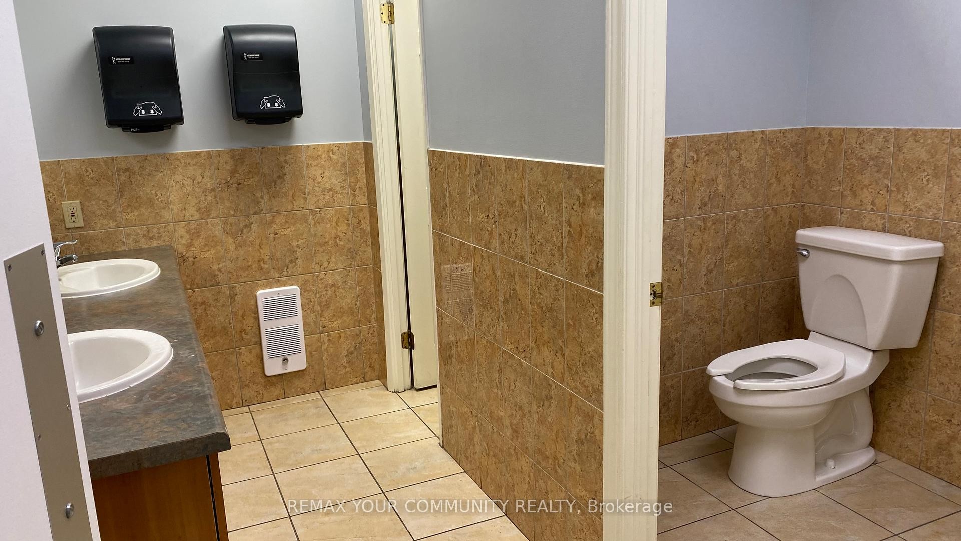 









580


Steven

Court, 14,
Newmarket,




ON
L3Y 6Z2

