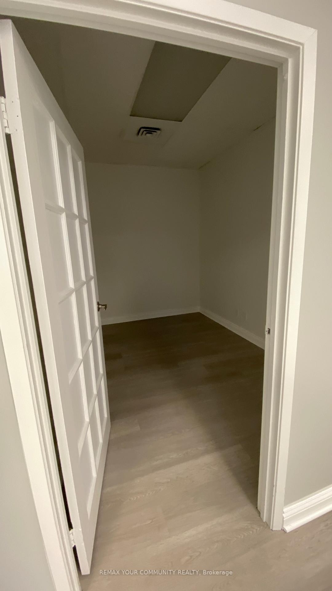 









580


Steven

Court, 14,
Newmarket,




ON
L3Y 6Z2

