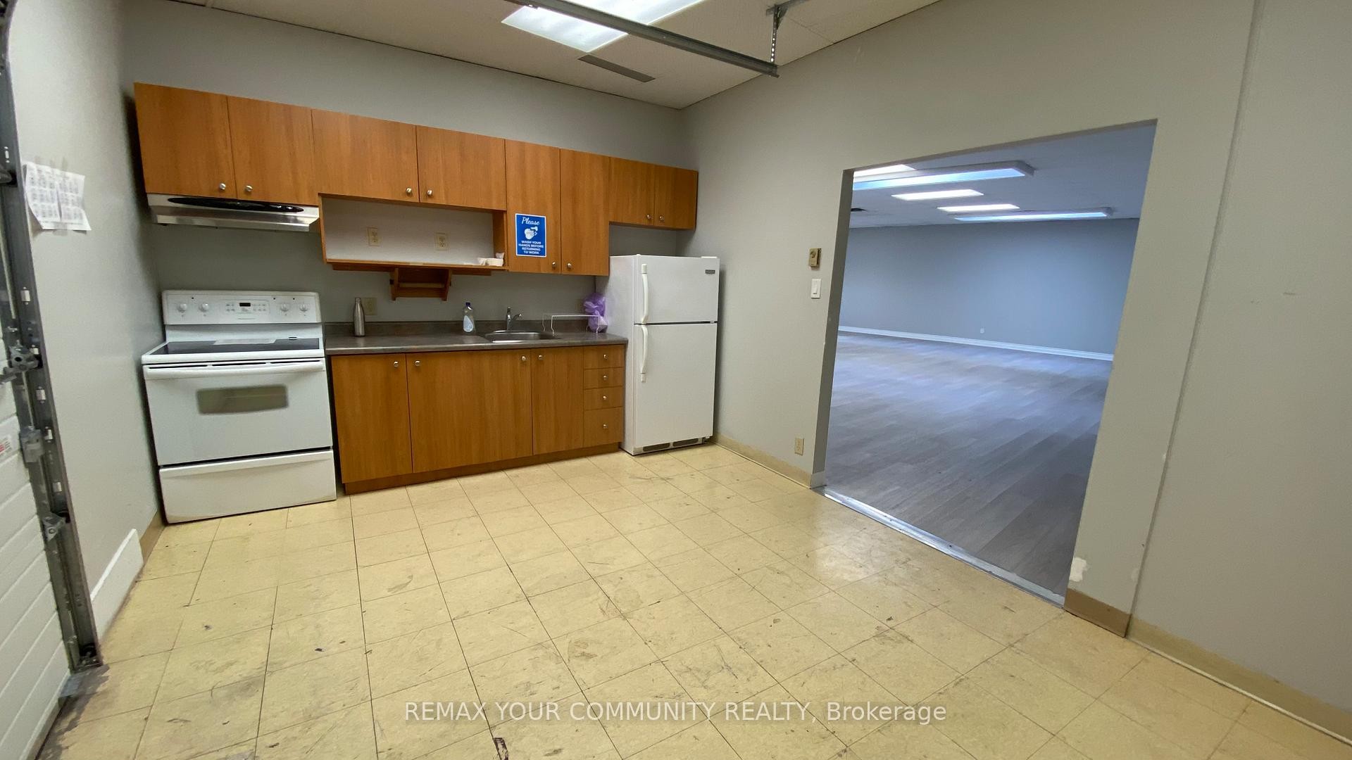 









580


Steven

Court, 14,
Newmarket,




ON
L3Y 6Z2

