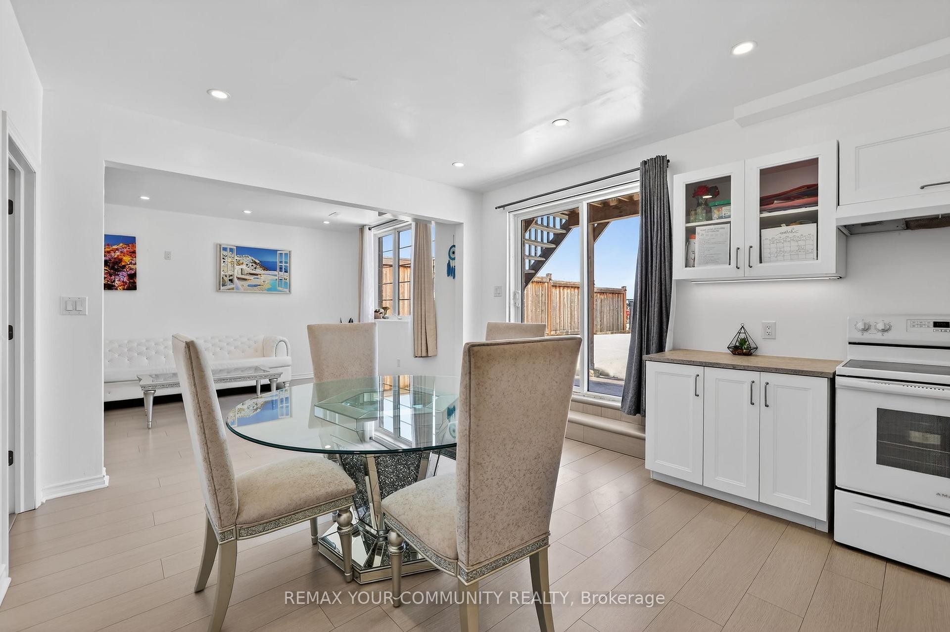 









31


Tay

Boulevard,
Bradford West Gwillimbury,




ON
L3Z 0W5

