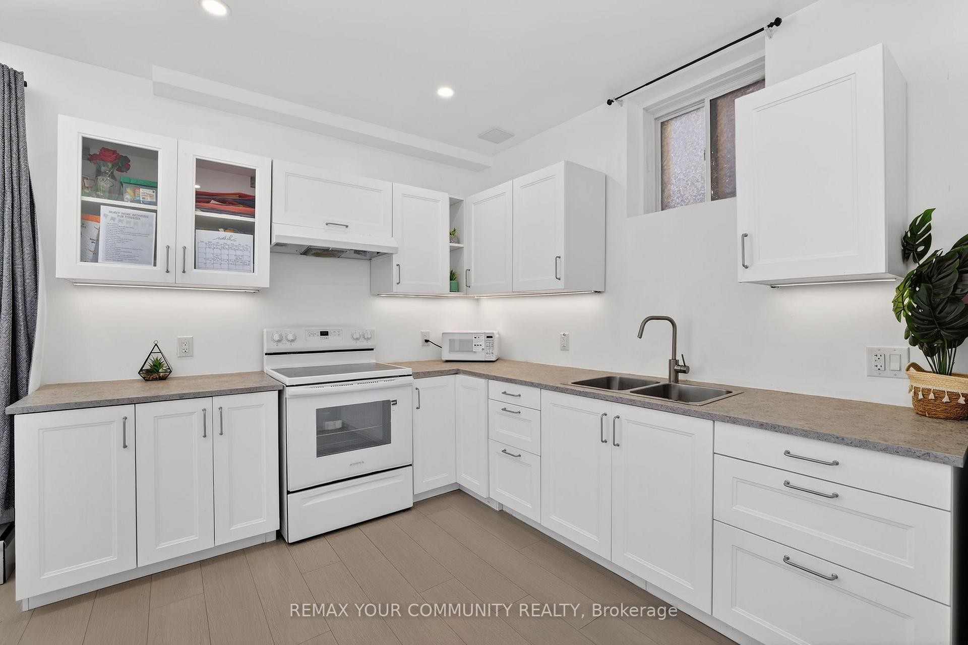 









31


Tay

Boulevard,
Bradford West Gwillimbury,




ON
L3Z 0W5

