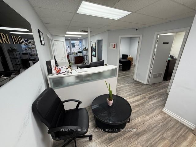 









10212


Yonge

Street, 207,
Richmond Hill,




ON
L4C 3B6

