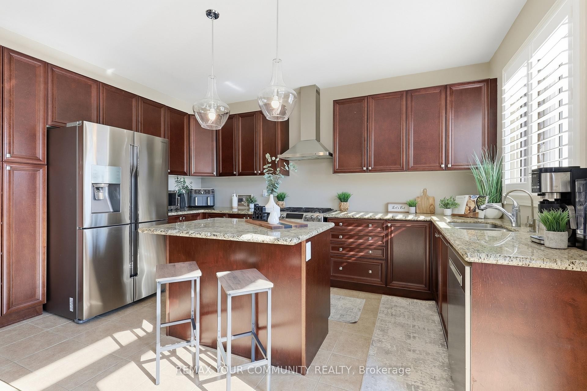 









21


McCabe

Lane,
New Tecumseth,




ON
L0G 1W0

