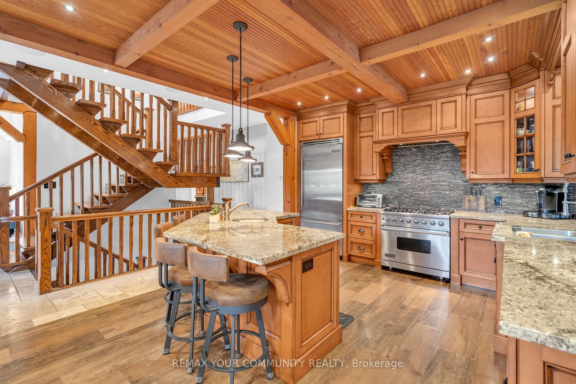 









515


Lake

Drive East,
Georgina,




ON
L0E 1S0

