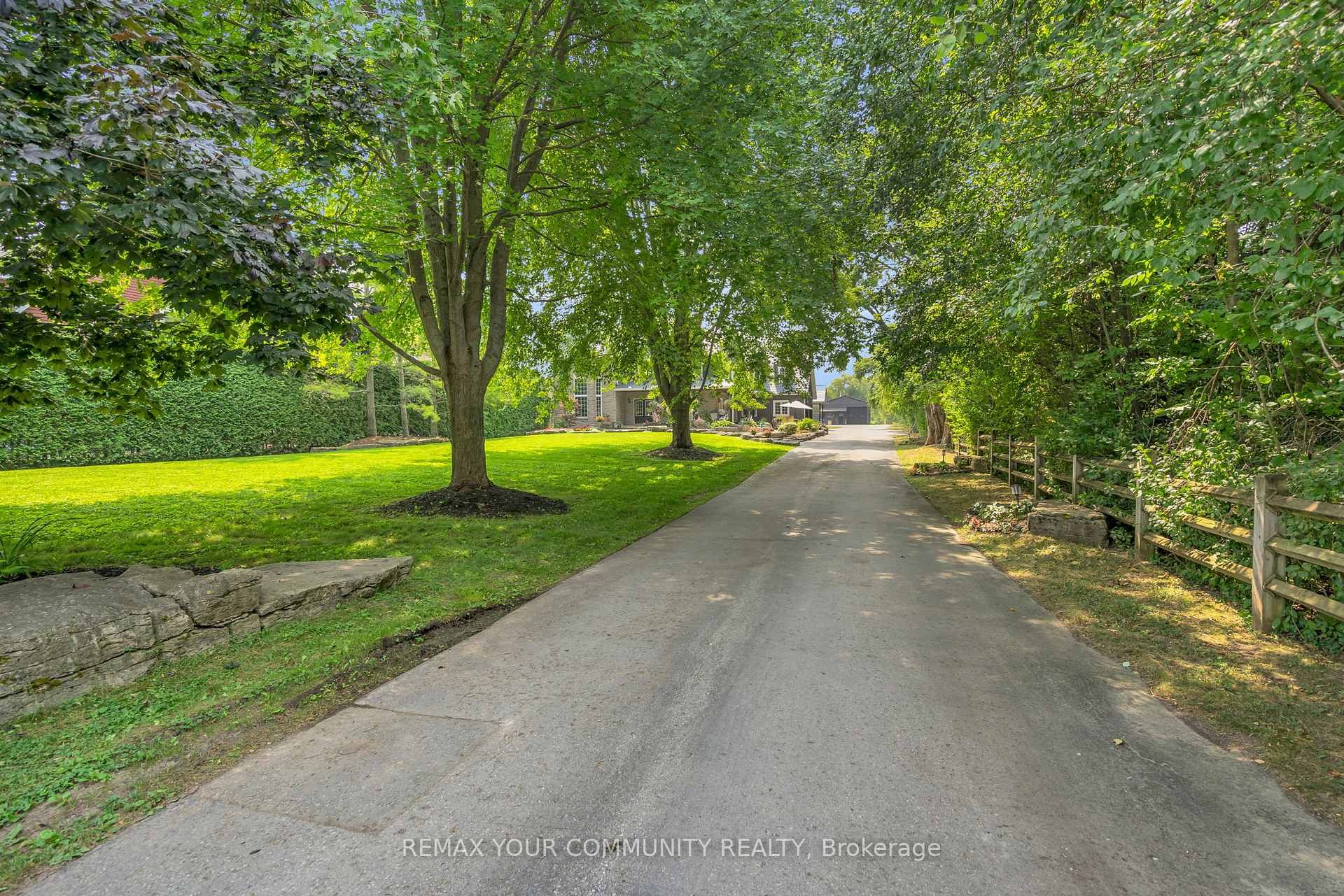 









515


Lake

Drive East,
Georgina,




ON
L0E 1S0

