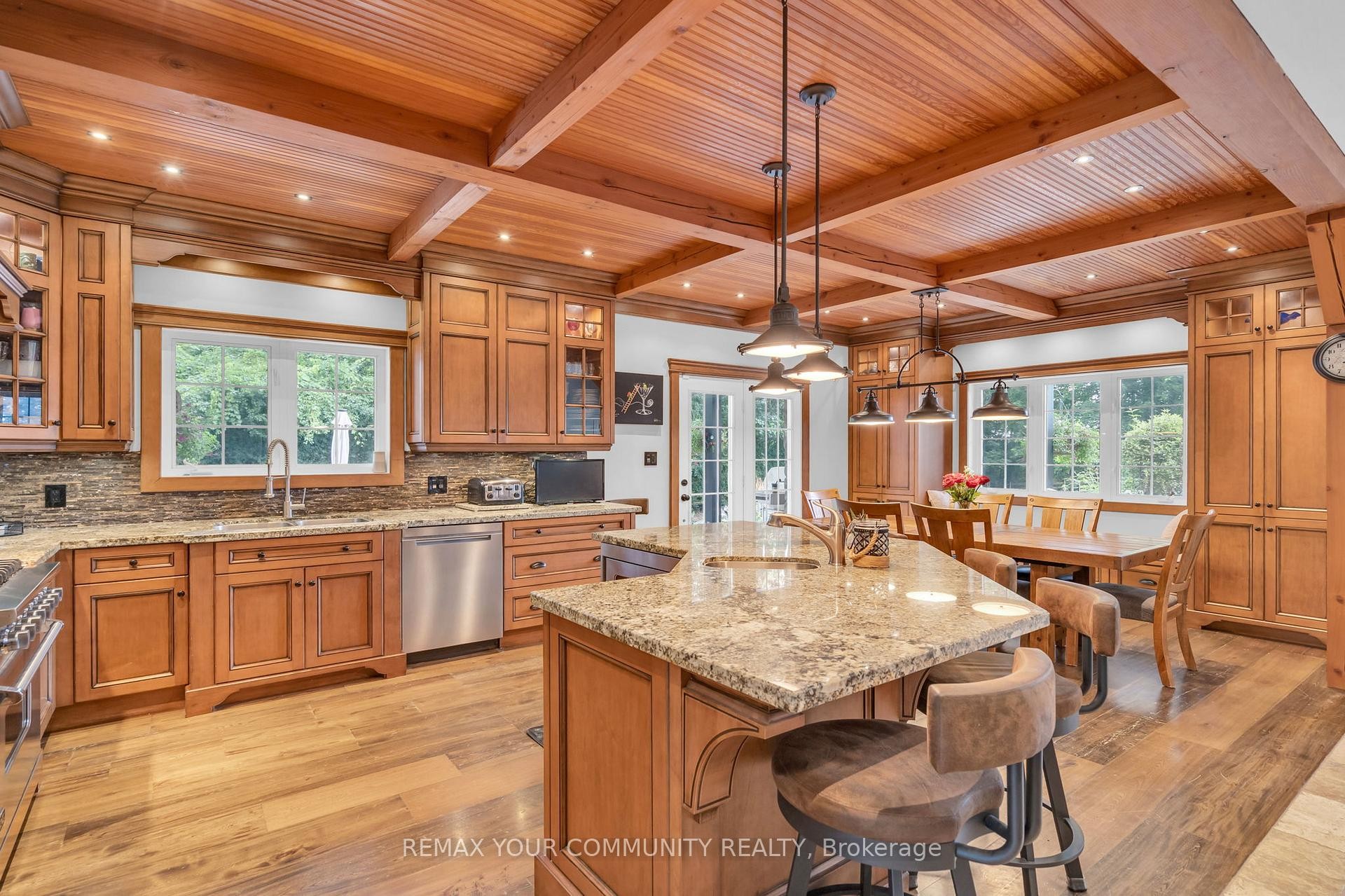









515


Lake

Drive East,
Georgina,




ON
L0E 1S0

