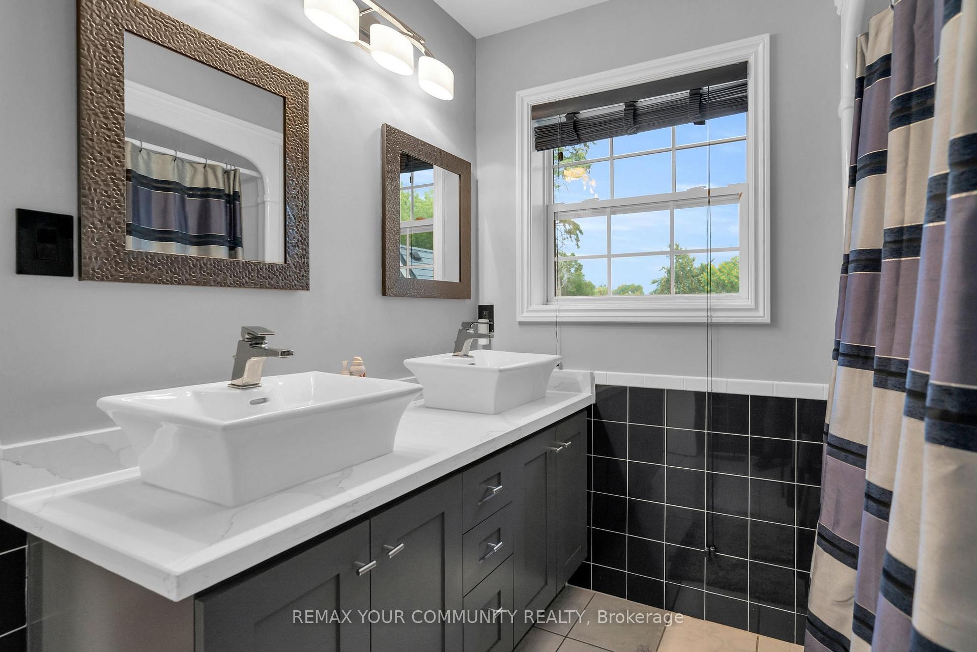 









515


Lake

Drive East,
Georgina,




ON
L0E 1S0

