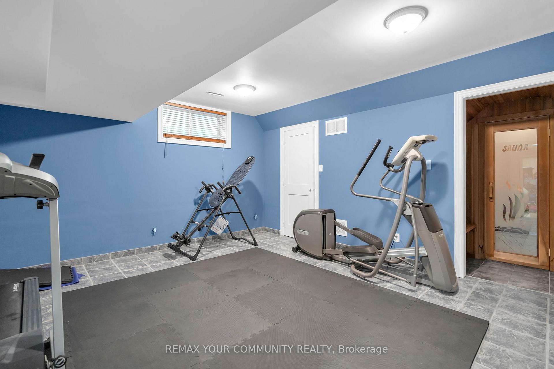 









515


Lake

Drive East,
Georgina,




ON
L0E 1S0

