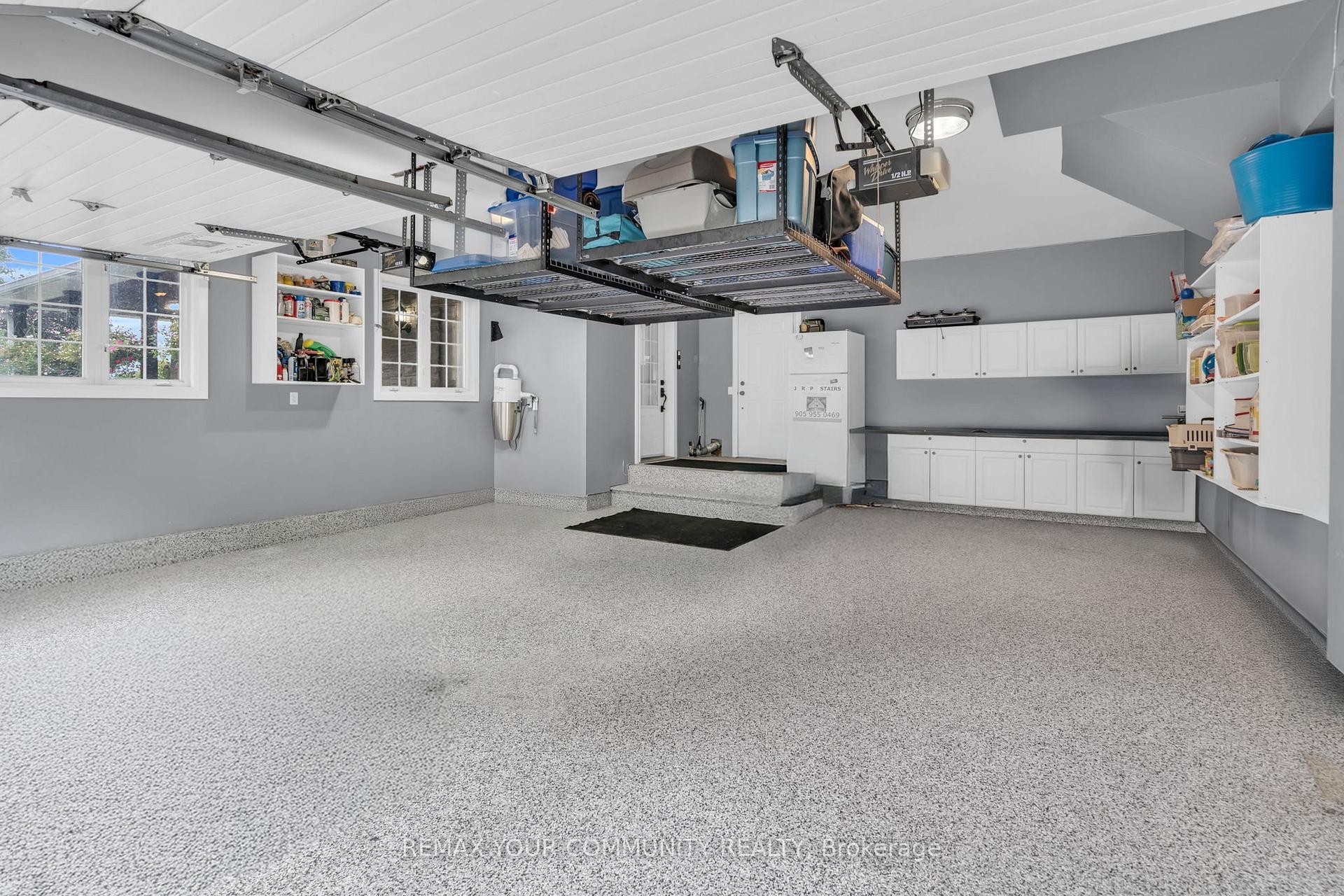 









515


Lake

Drive East,
Georgina,




ON
L0E 1S0

