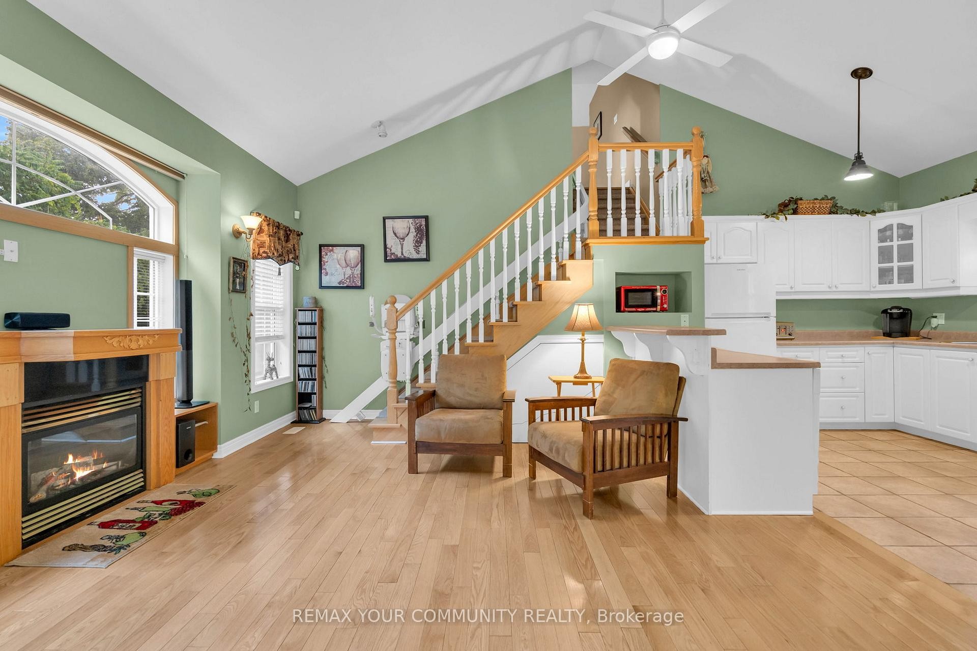 









515


Lake

Drive East,
Georgina,




ON
L0E 1S0

