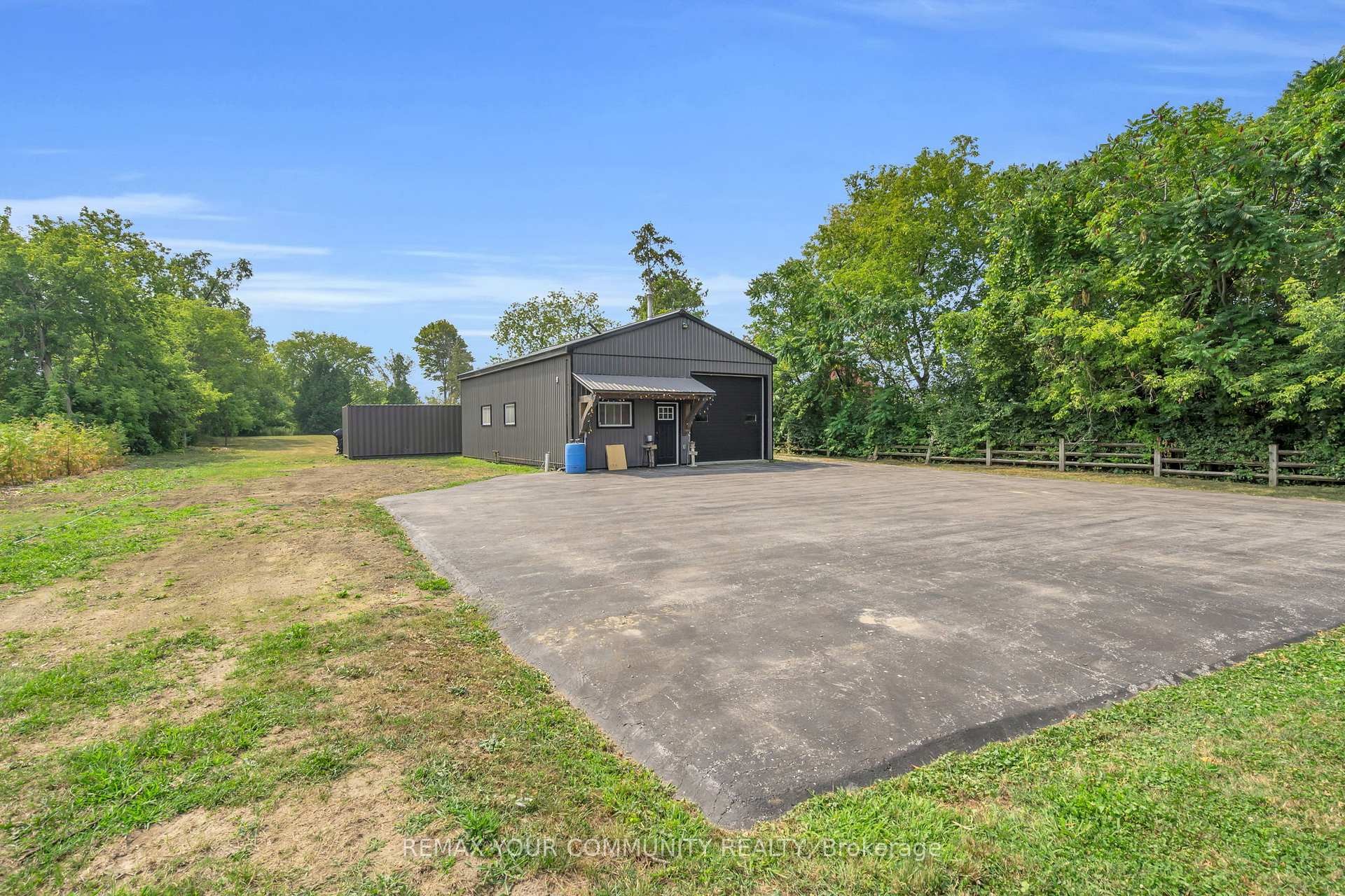 









515


Lake

Drive East,
Georgina,




ON
L0E 1S0

