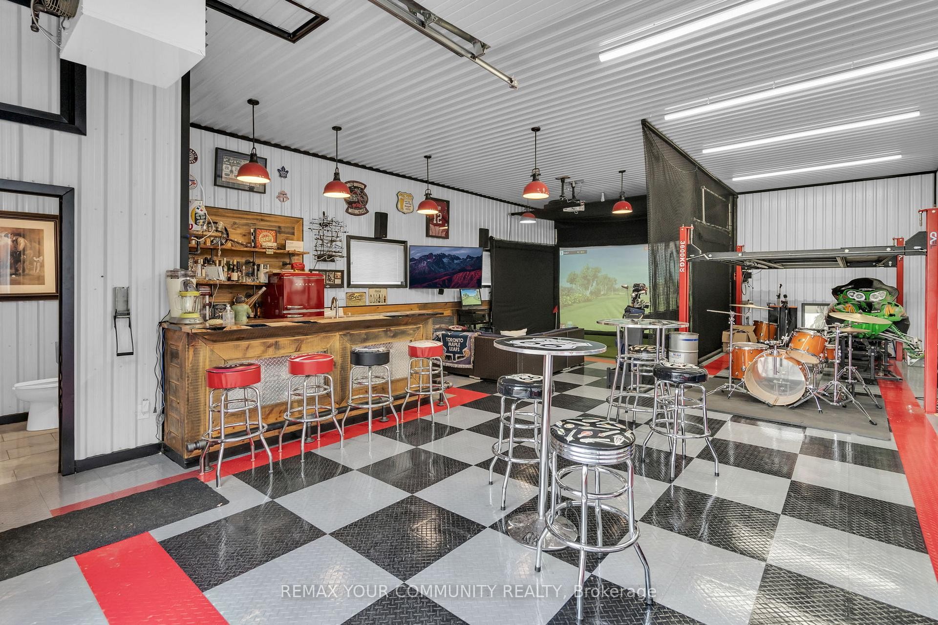 









515


Lake

Drive East,
Georgina,




ON
L0E 1S0

