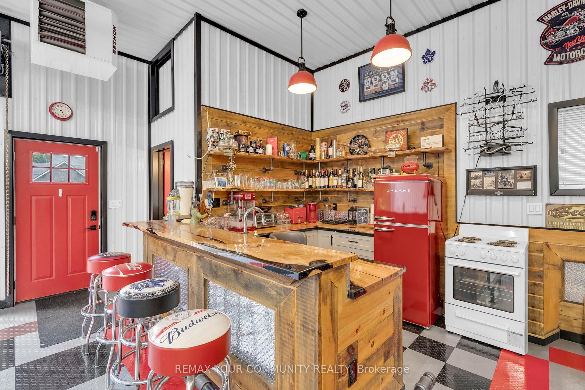 









515


Lake

Drive East,
Georgina,




ON
L0E 1S0

