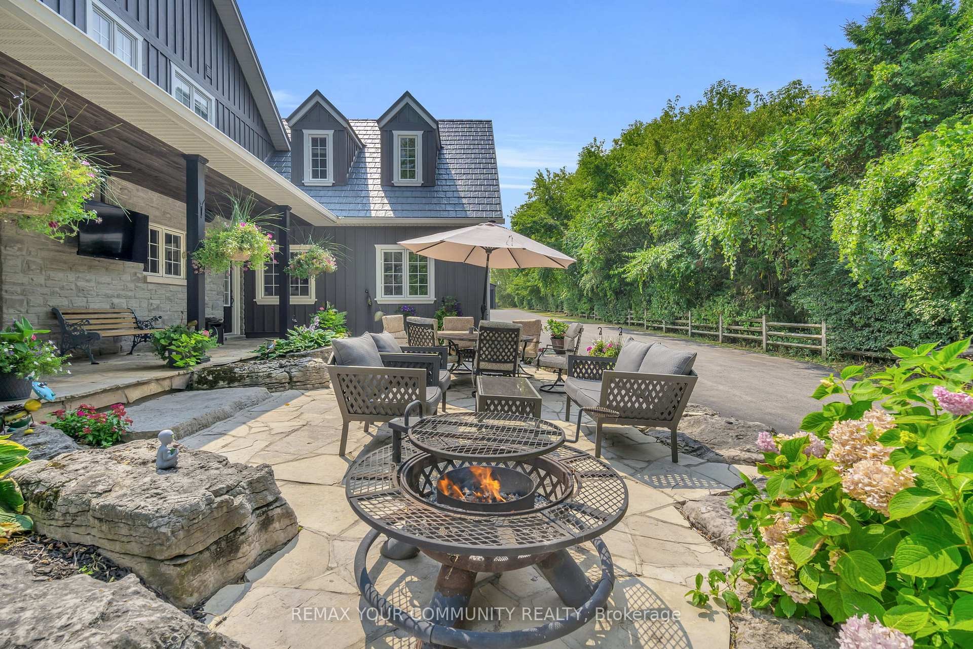 









515


Lake

Drive East,
Georgina,




ON
L0E 1S0

