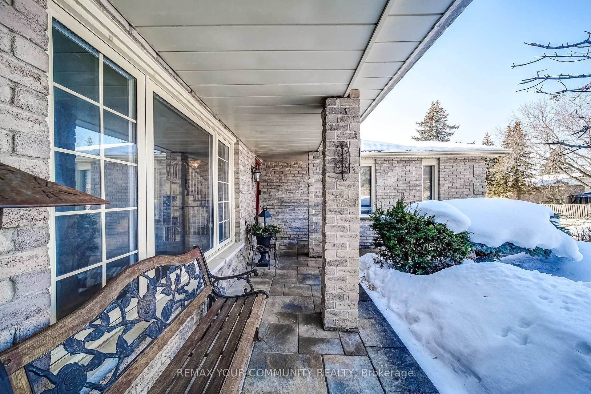









911


Ferndale

Crescent,
Newmarket,




ON
L3Y 6B6

