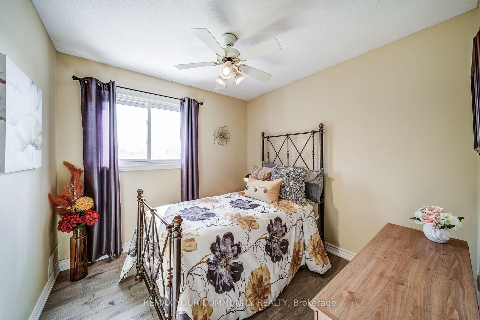 









911


Ferndale

Crescent,
Newmarket,




ON
L3Y 6B6


