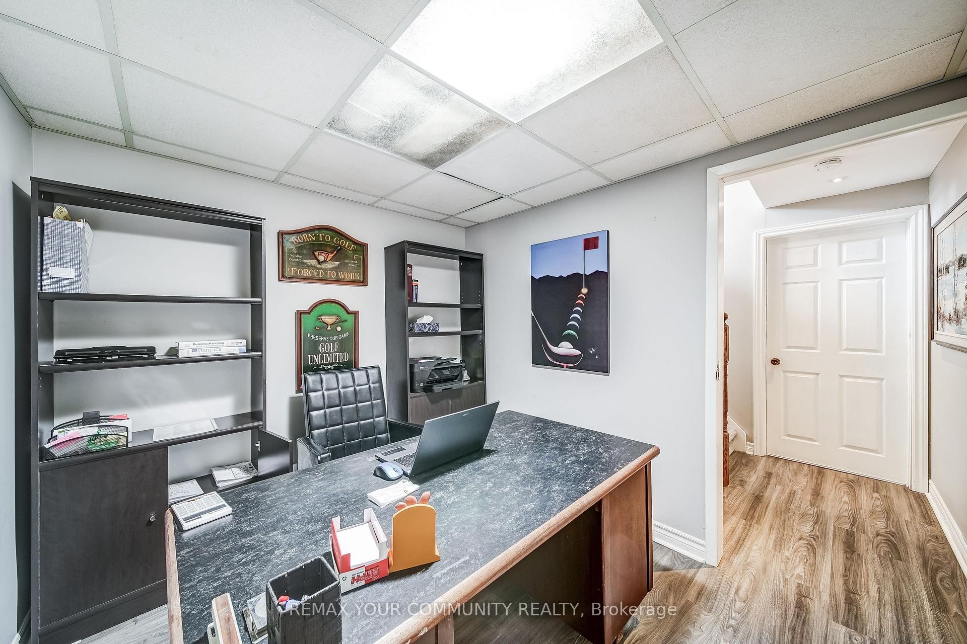 









911


Ferndale

Crescent,
Newmarket,




ON
L3Y 6B6

