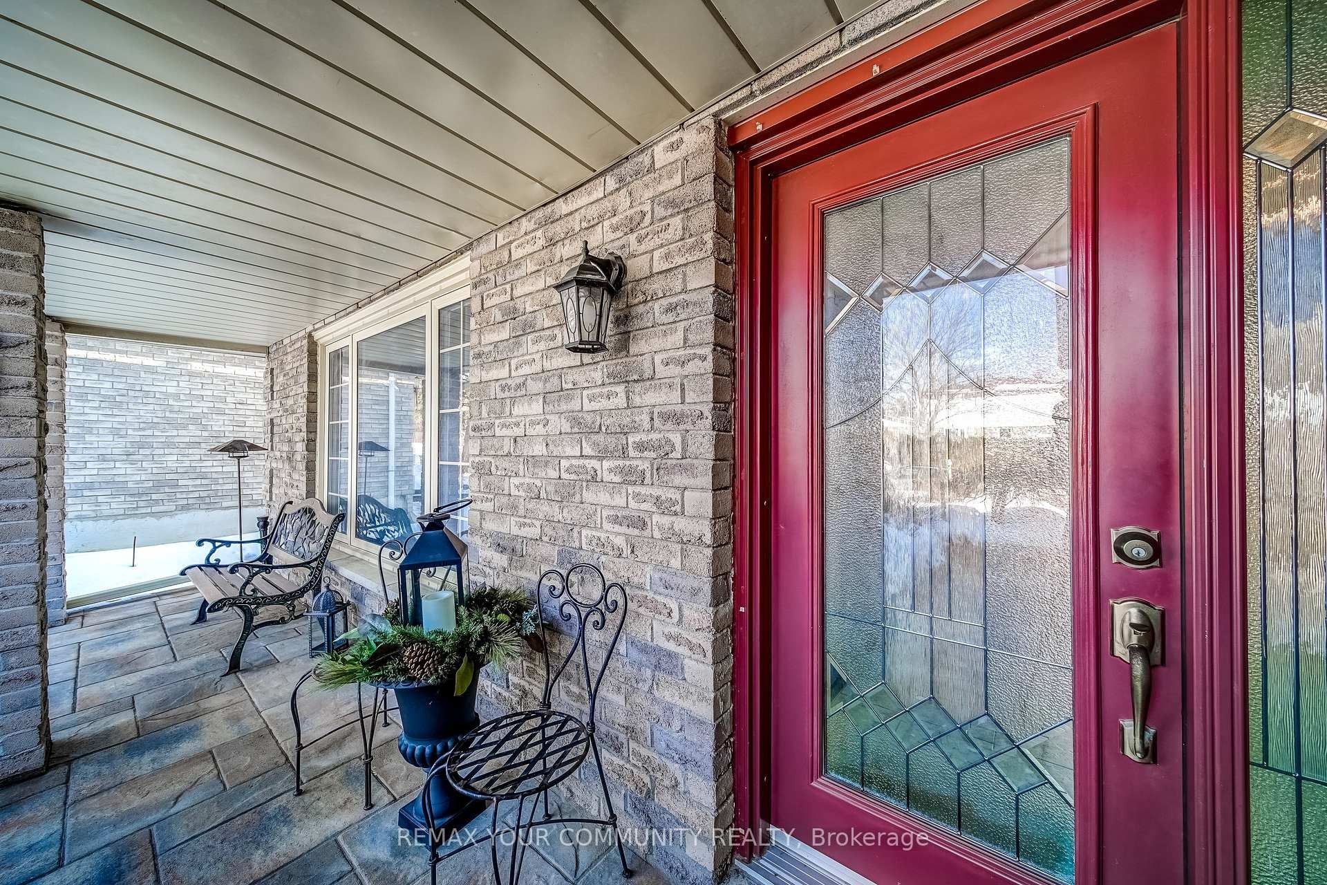 









911


Ferndale

Crescent,
Newmarket,




ON
L3Y 6B6

