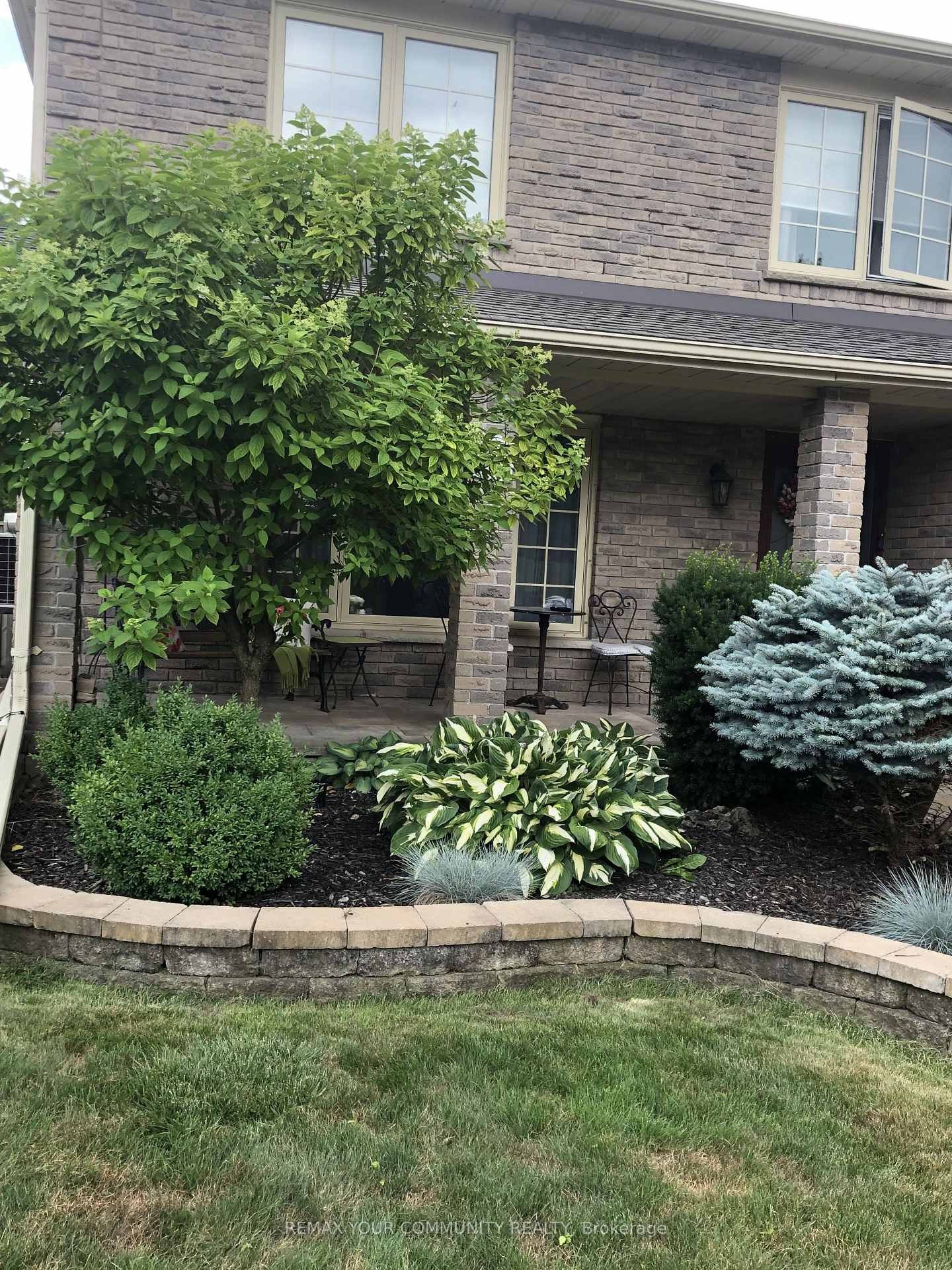 









911


Ferndale

Crescent,
Newmarket,




ON
L3Y 6B6

