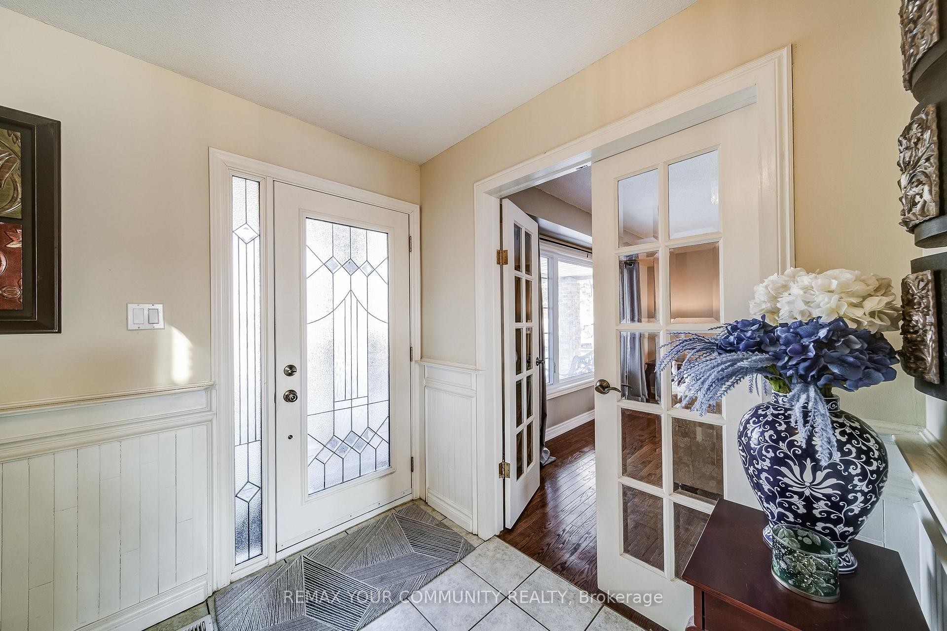 









911


Ferndale

Crescent,
Newmarket,




ON
L3Y 6B6

