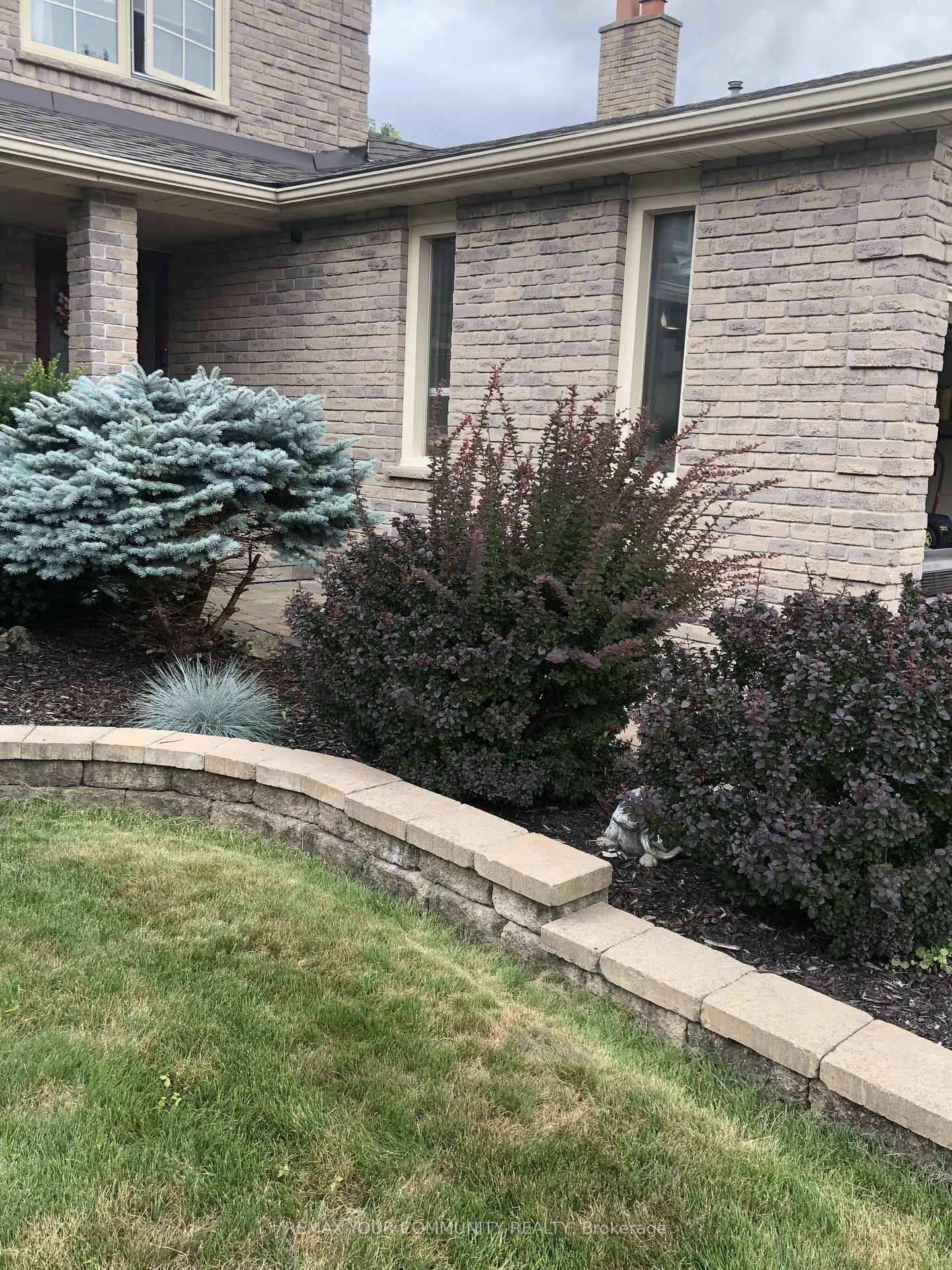 









911


Ferndale

Crescent,
Newmarket,




ON
L3Y 6B6

