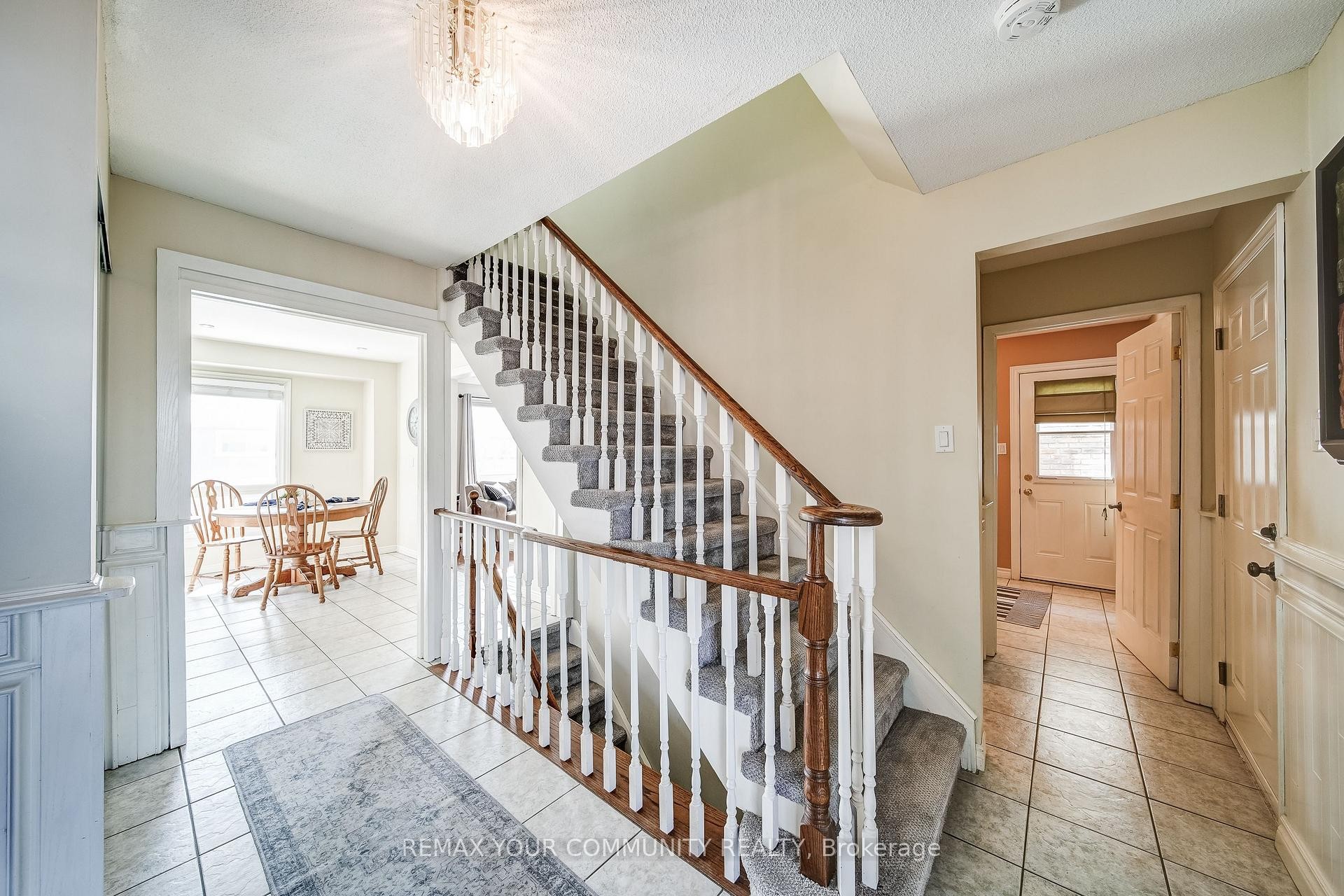 









911


Ferndale

Crescent,
Newmarket,




ON
L3Y 6B6

