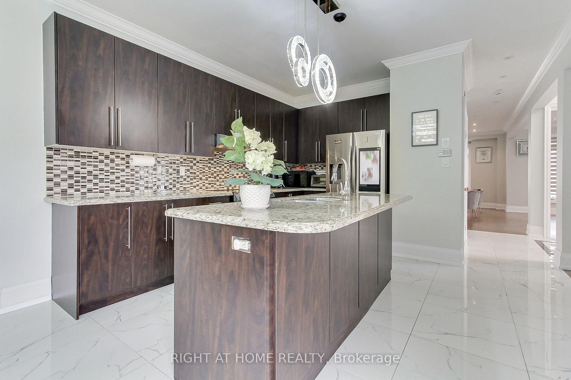 









109


Vipond

Way,
Bradford West Gwillimbury,




ON
L3Z 0G5


