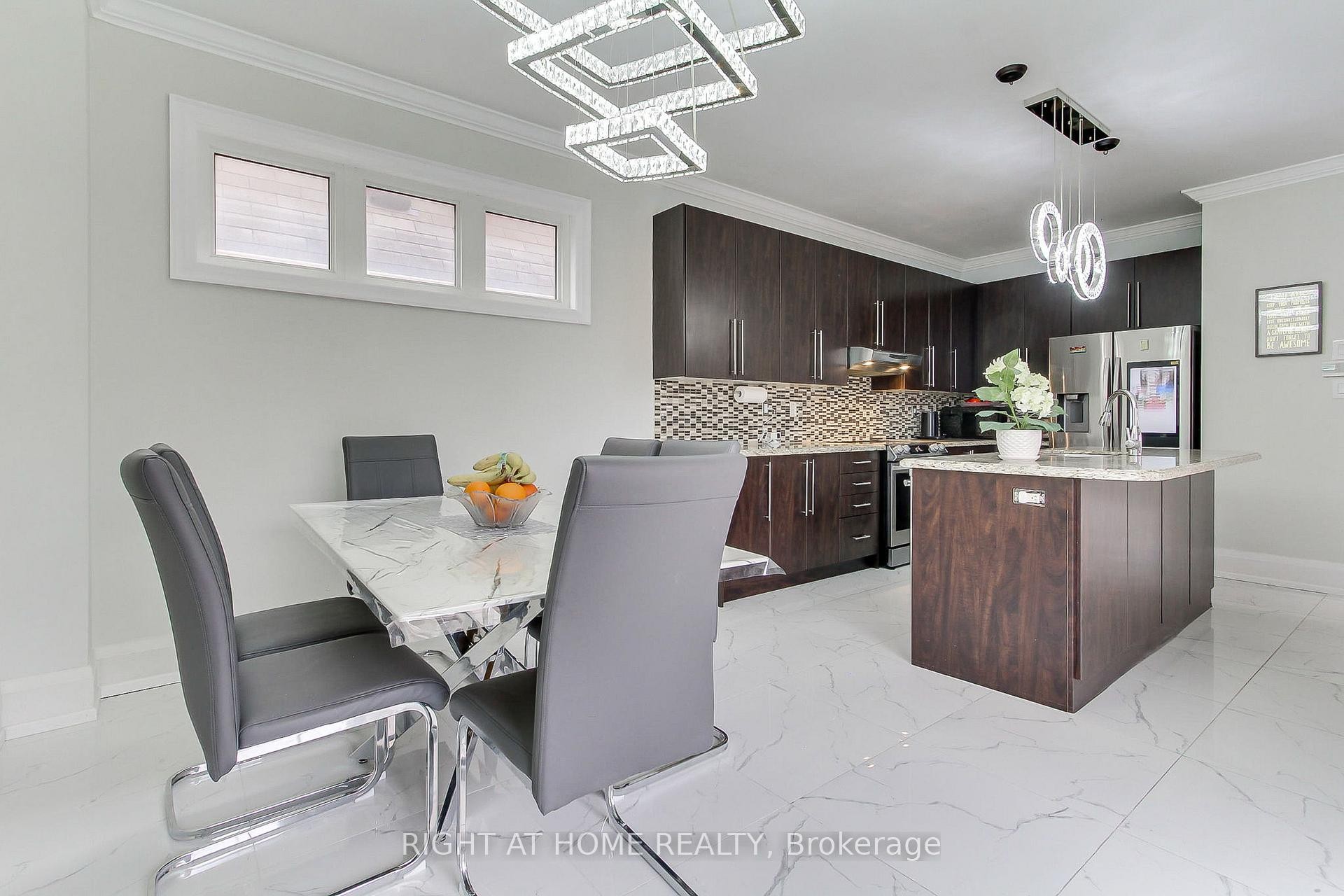 









109


Vipond

Way,
Bradford West Gwillimbury,




ON
L3Z 0G5

