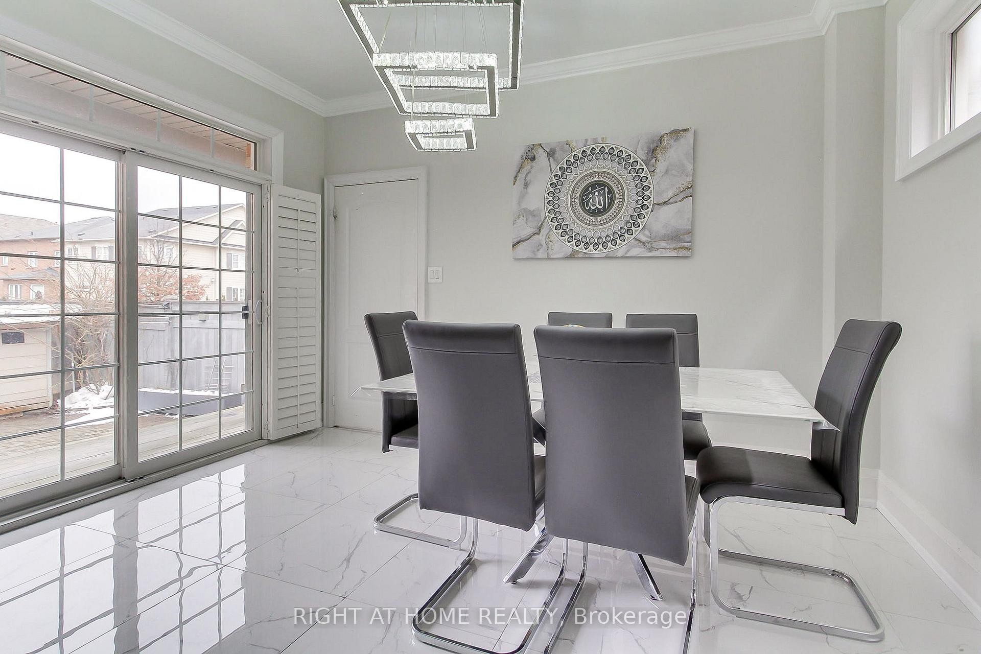 









109


Vipond

Way,
Bradford West Gwillimbury,




ON
L3Z 0G5

