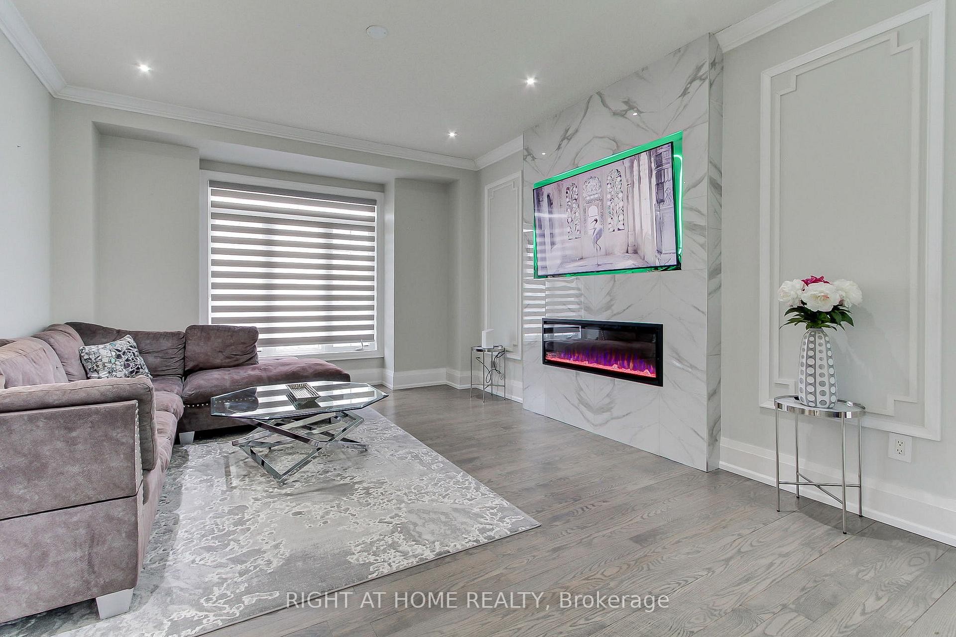 









109


Vipond

Way,
Bradford West Gwillimbury,




ON
L3Z 0G5

