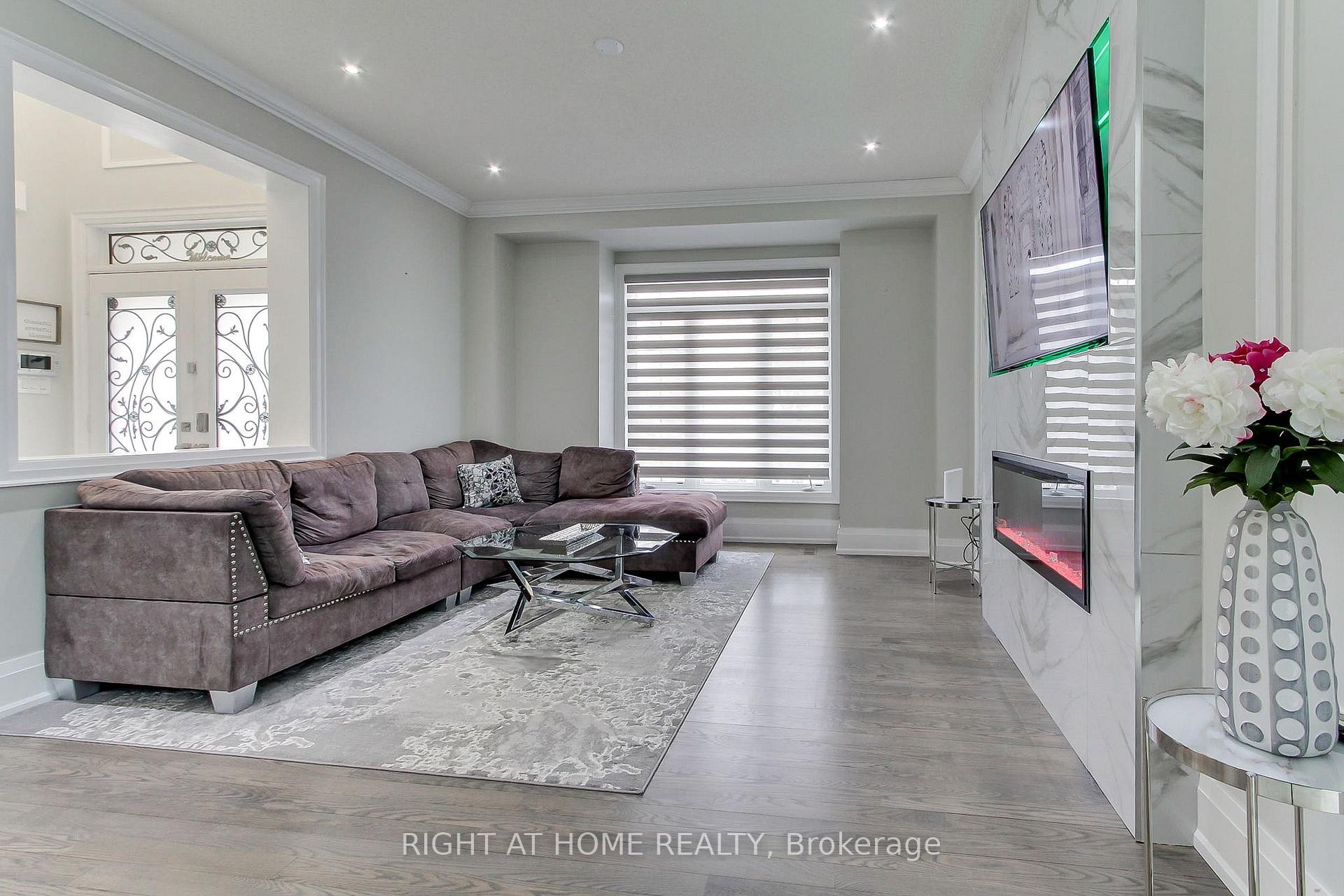 









109


Vipond

Way,
Bradford West Gwillimbury,




ON
L3Z 0G5

