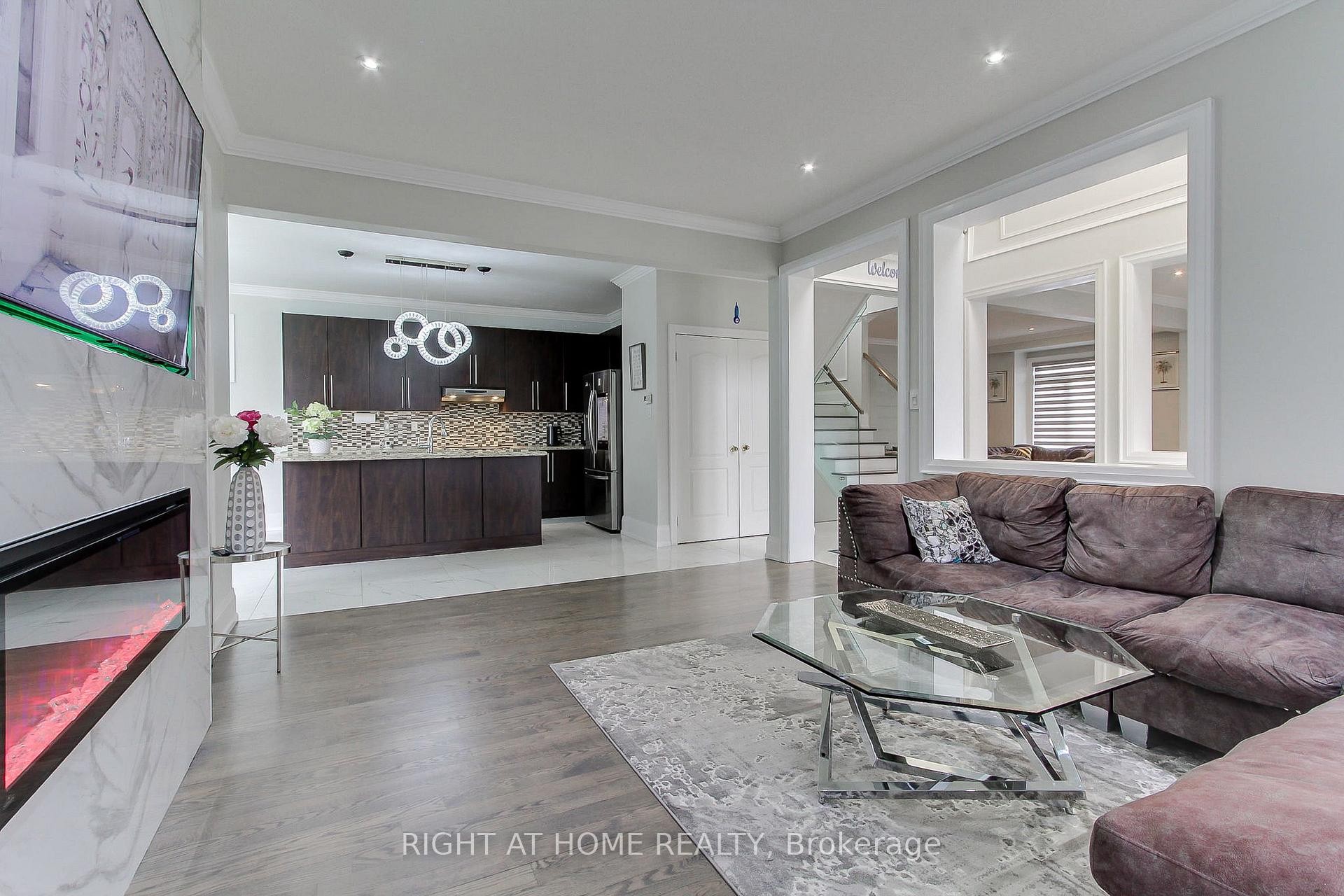 









109


Vipond

Way,
Bradford West Gwillimbury,




ON
L3Z 0G5

