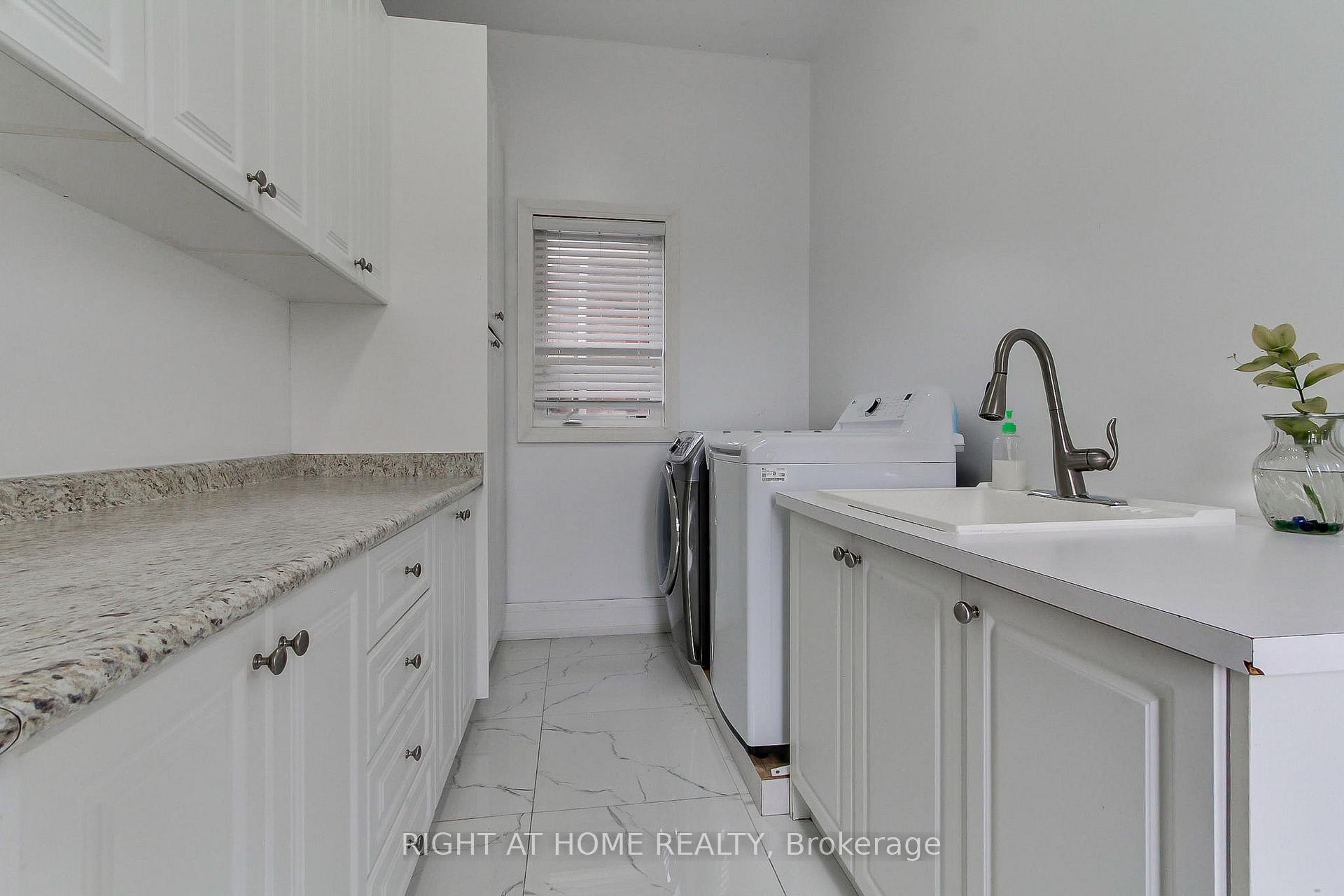 









109


Vipond

Way,
Bradford West Gwillimbury,




ON
L3Z 0G5

