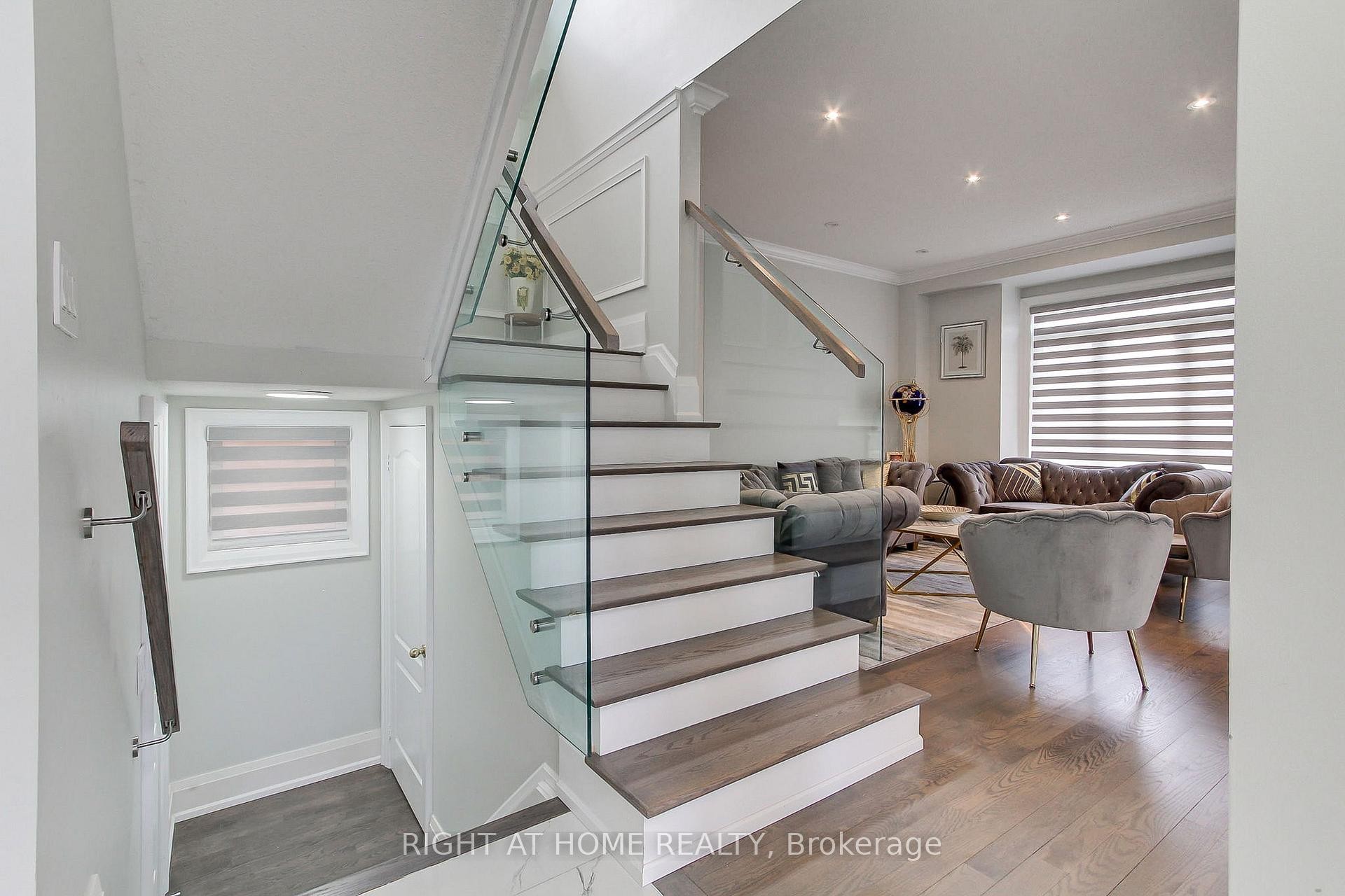 









109


Vipond

Way,
Bradford West Gwillimbury,




ON
L3Z 0G5

