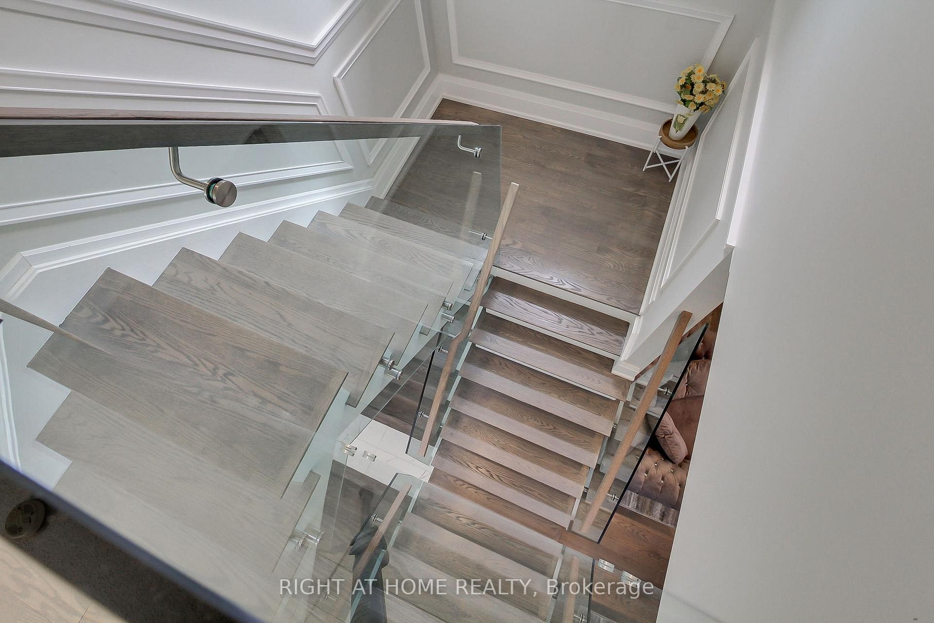 









109


Vipond

Way,
Bradford West Gwillimbury,




ON
L3Z 0G5

