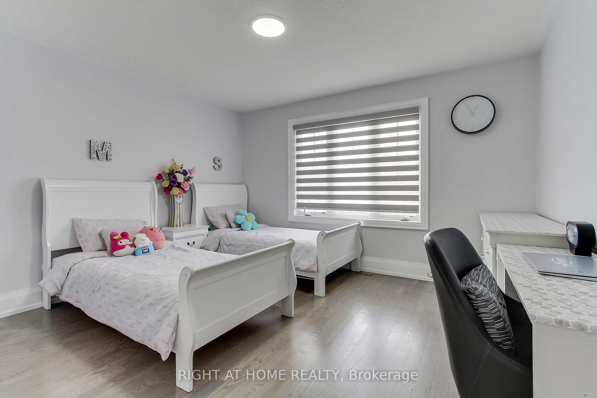 









109


Vipond

Way,
Bradford West Gwillimbury,




ON
L3Z 0G5

