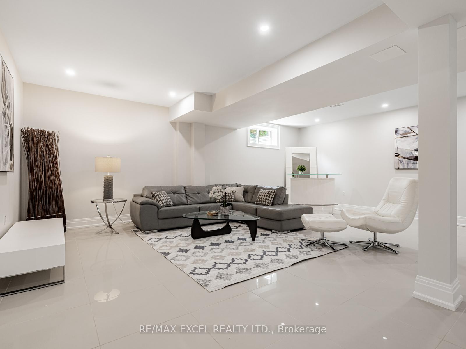 









134


Spruce

Avenue,
Richmond Hill,




ON
L4C 6W1

