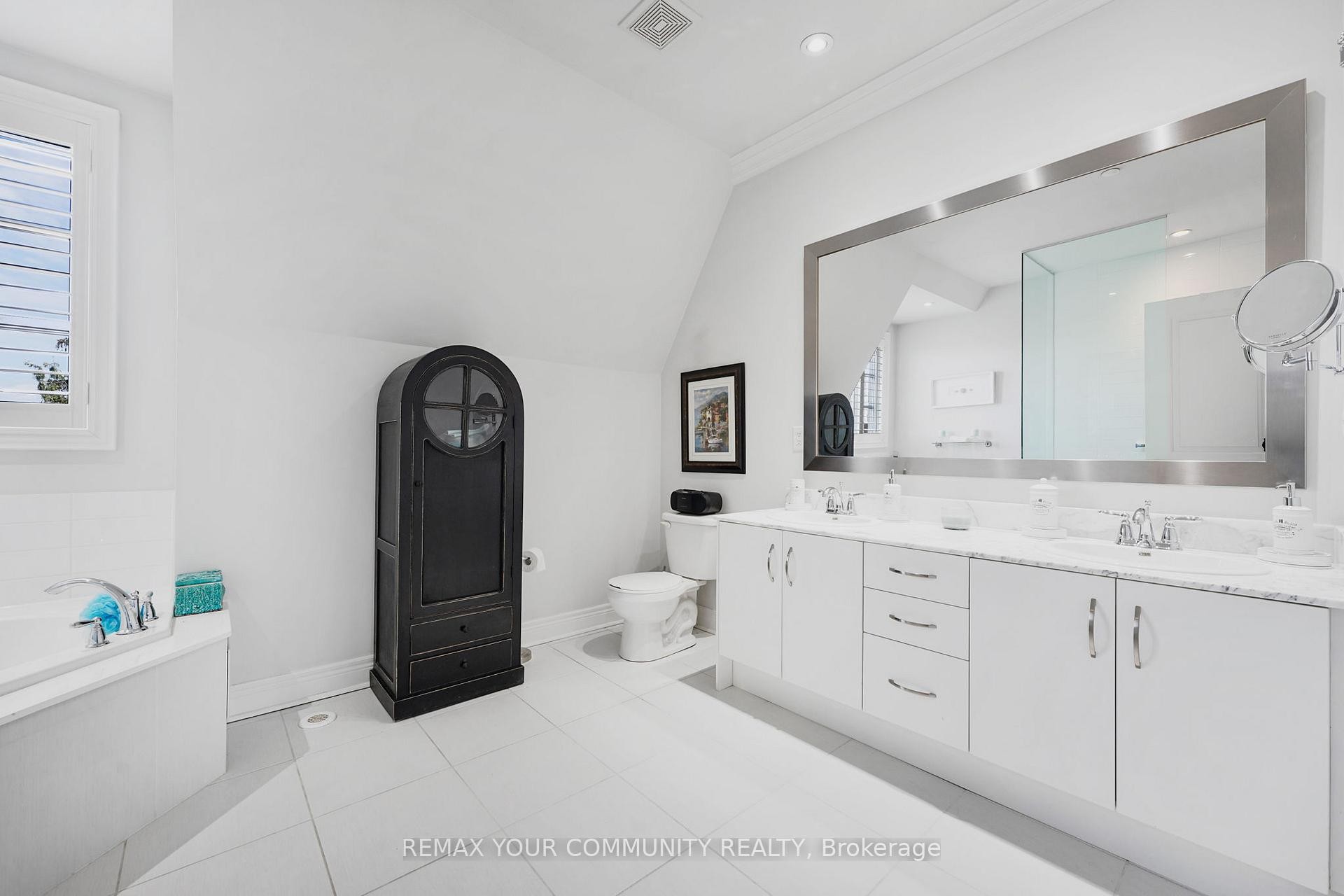 









16


Agar

Lane,
Vaughan,




ON
L4L 0C5

