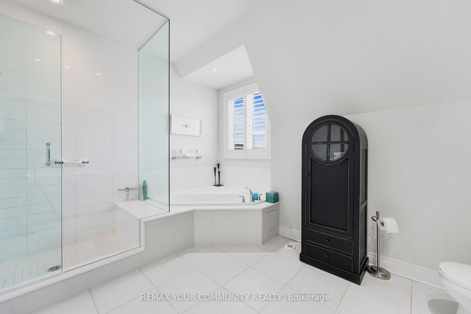 









16


Agar

Lane,
Vaughan,




ON
L4L 0C5

