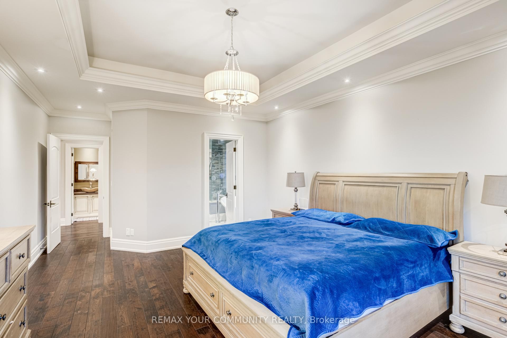 









20111


Bathurst

Street East,
East Gwillimbury,




ON
L9N 1N3

