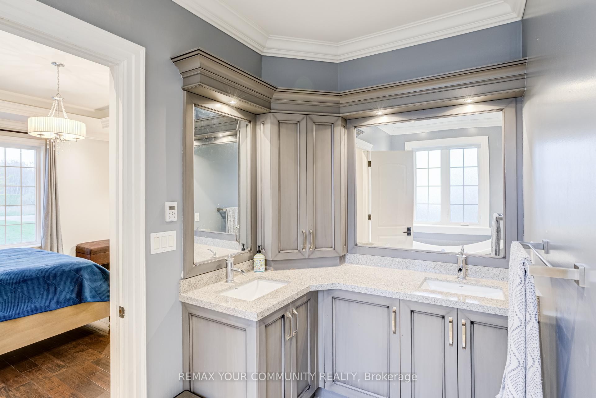 









20111


Bathurst

Street East,
East Gwillimbury,




ON
L9N 1N3

