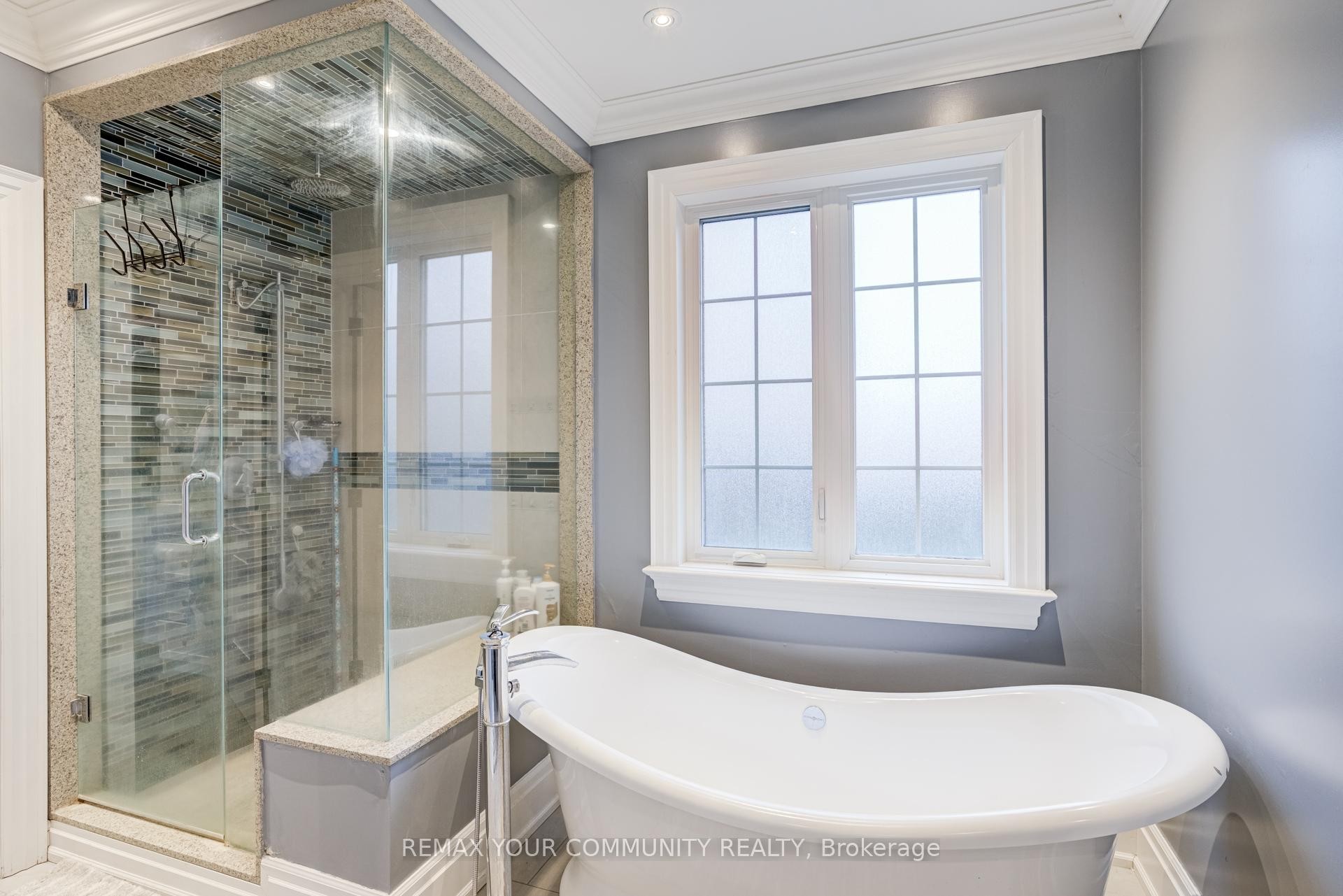 









20111


Bathurst

Street East,
East Gwillimbury,




ON
L9N 1N3

