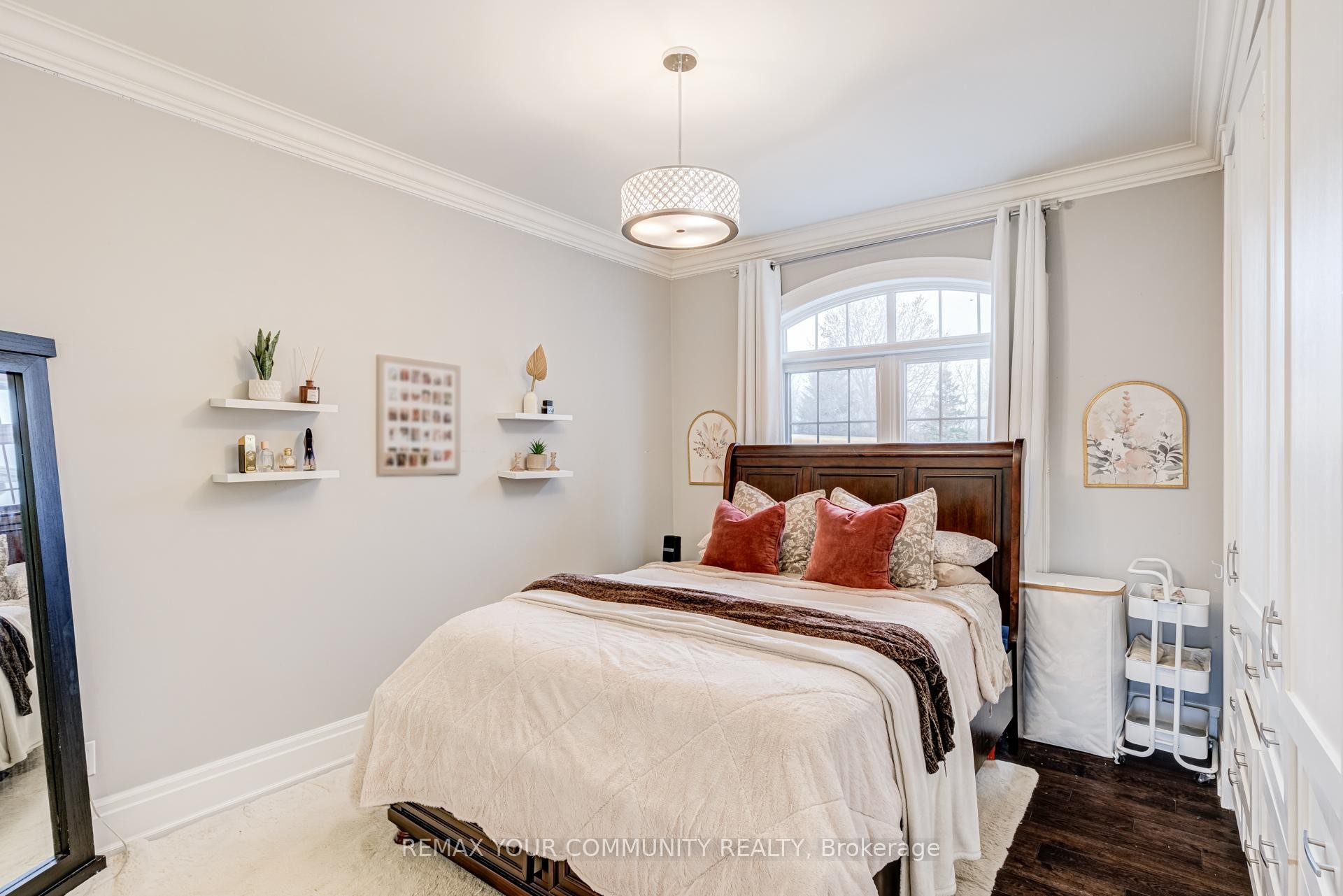 









20111


Bathurst

Street East,
East Gwillimbury,




ON
L9N 1N3

