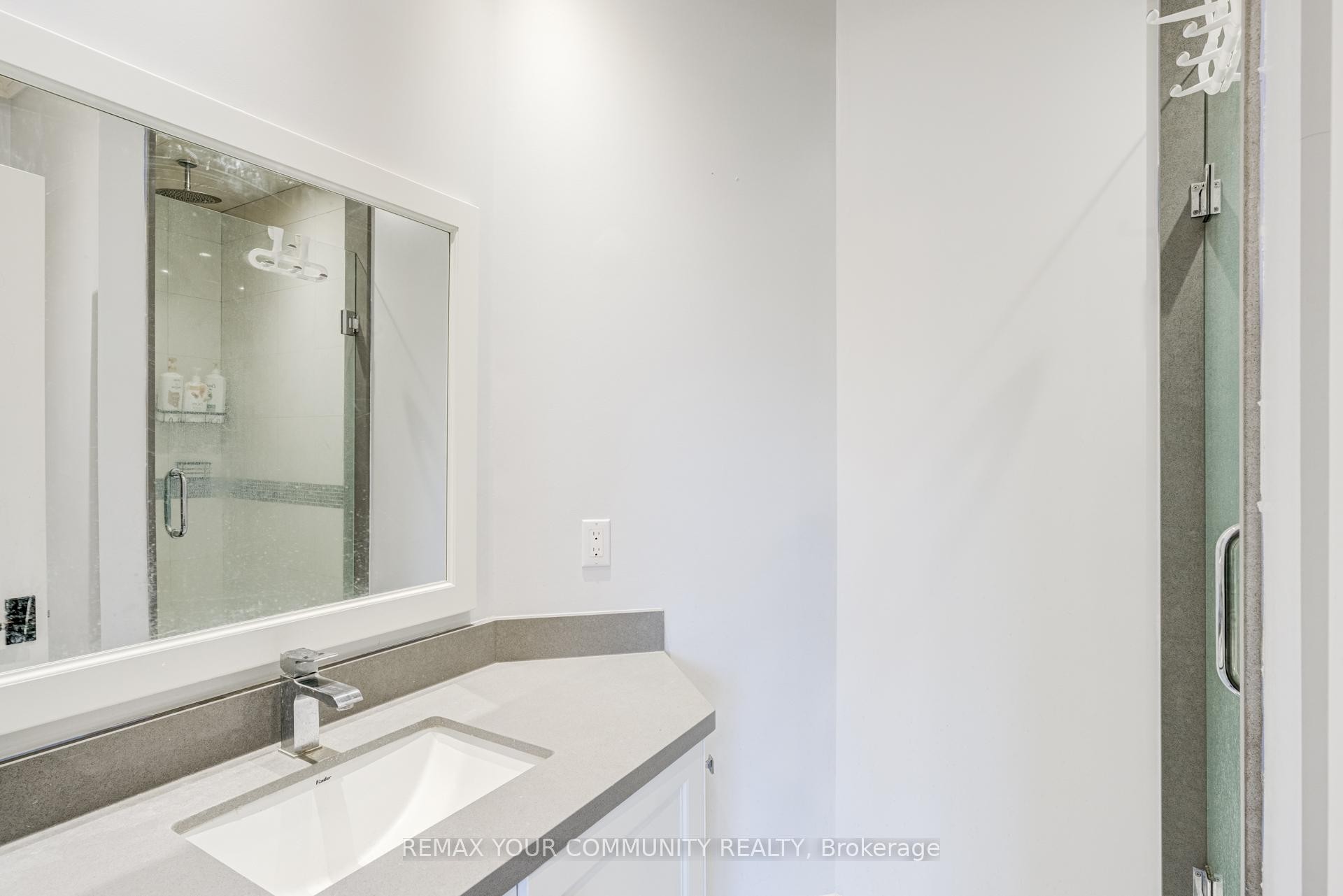 









20111


Bathurst

Street East,
East Gwillimbury,




ON
L9N 1N3

